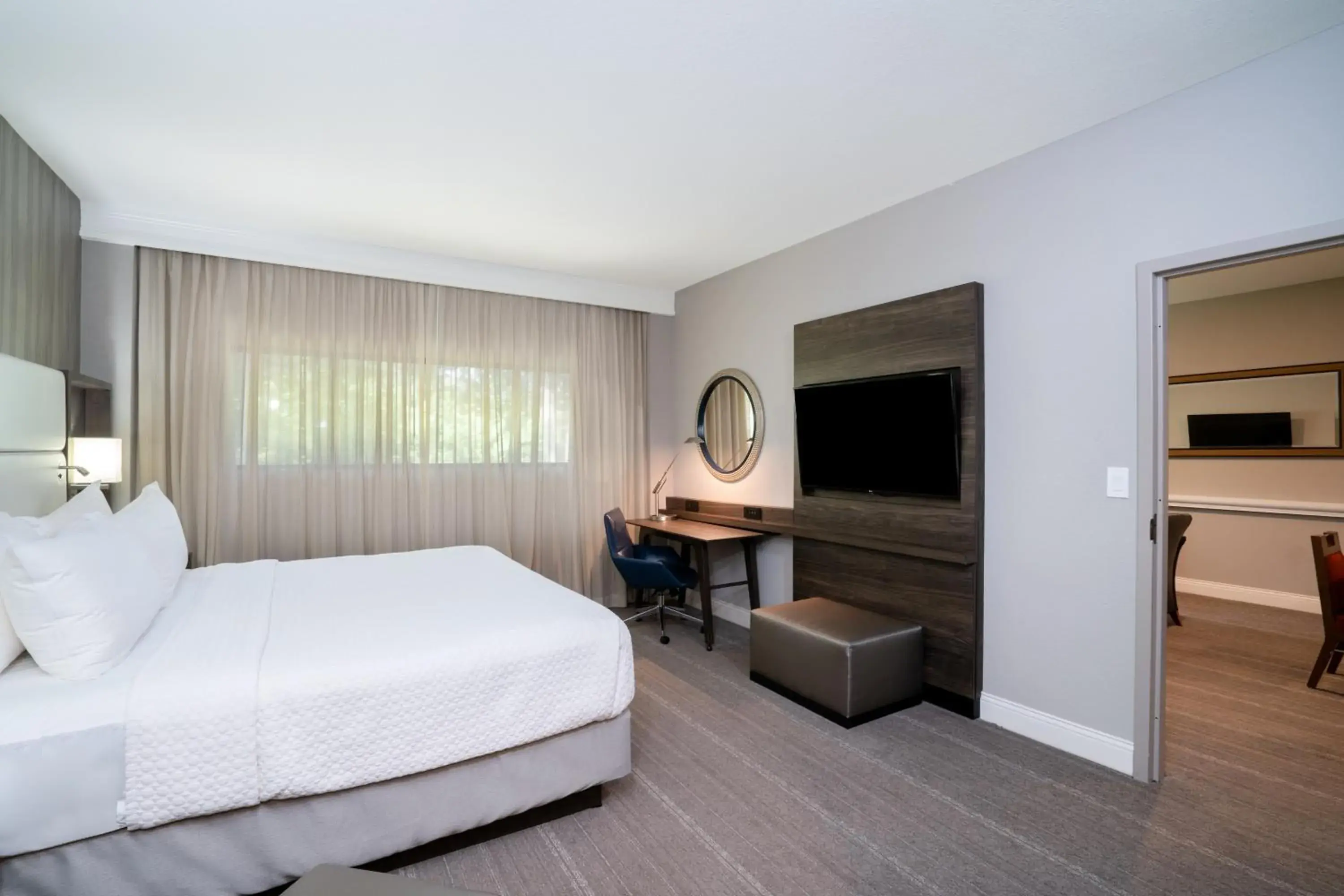 Standard King Room with Mobility Accessible Roll-In Shower in Crowne Plaza Atlanta SW - Peachtree City by IHG Standard King Room with Mobility Accessible Roll-In Shower in Crowne Plaza Atlanta SW - Peachtree City by IHG