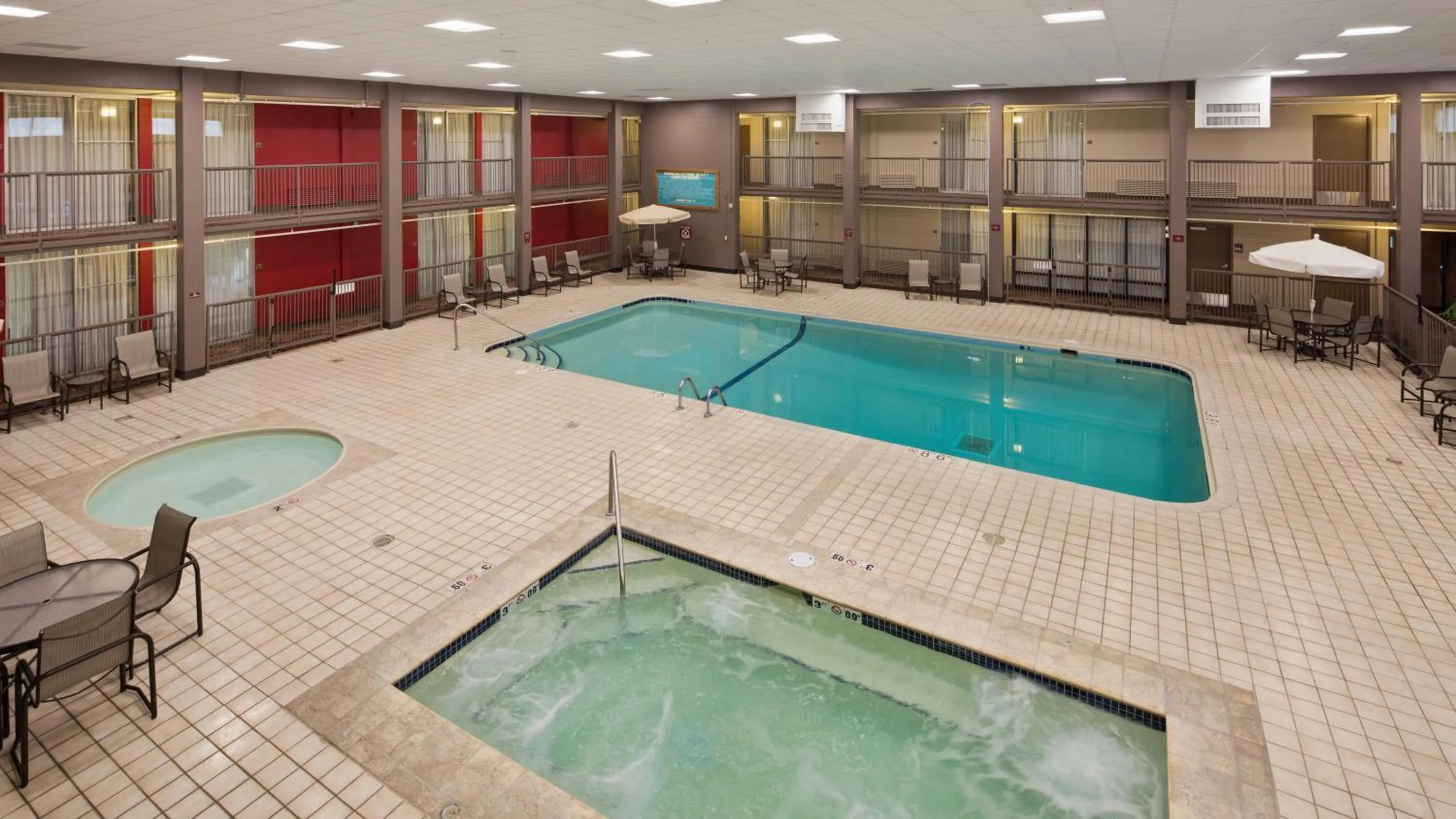 Swimming pool in Best Western Plus Willmar