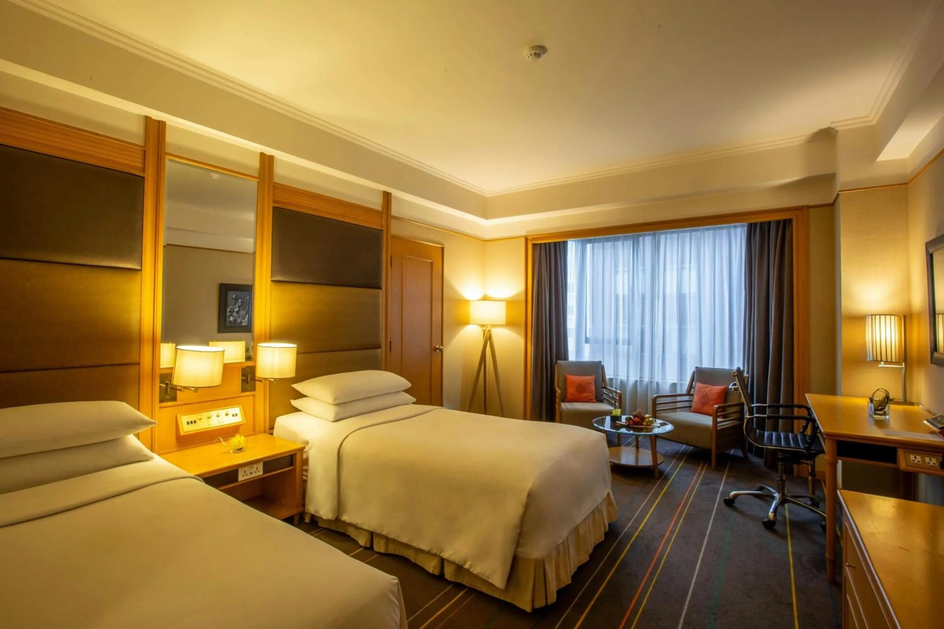 Bedroom, Bed in Renaissance Riverside Hotel Saigon