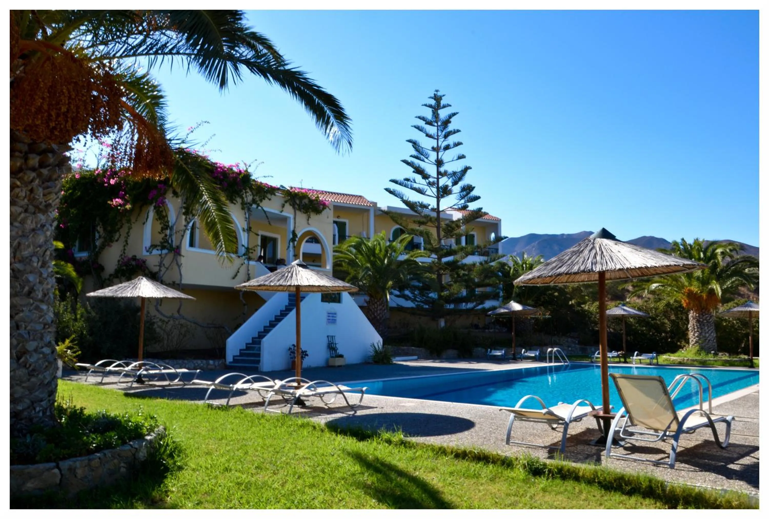 Swimming pool in Alex