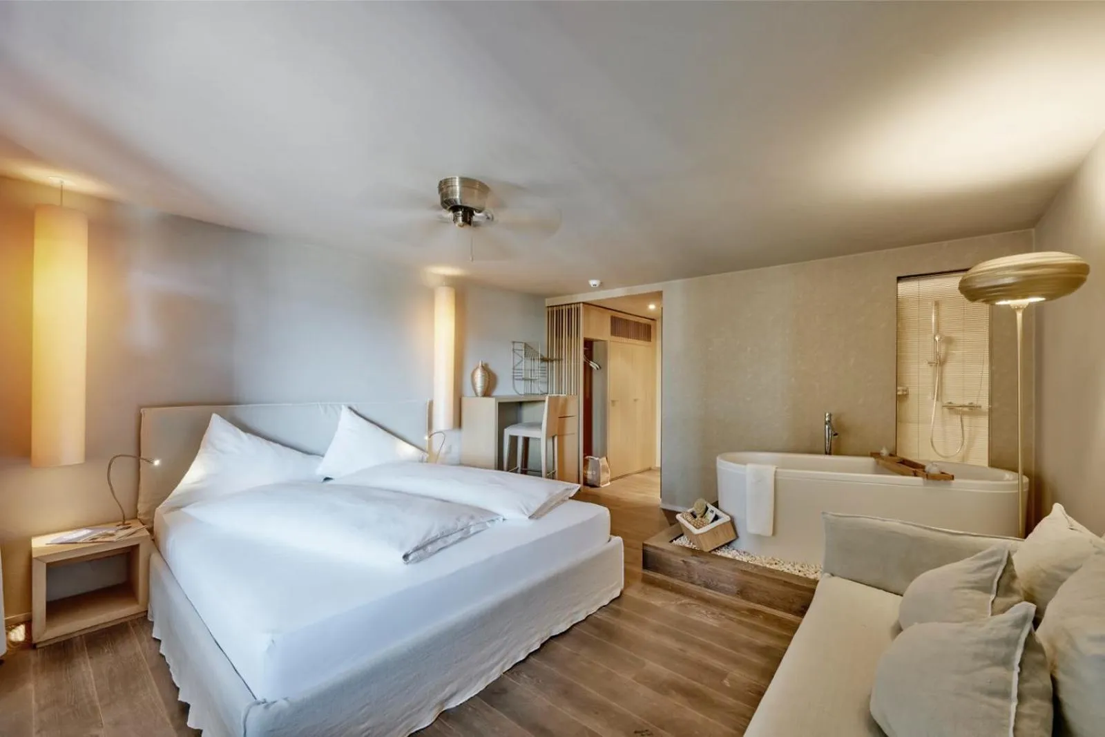 Bathroom, Bed in Sonne Seehotel