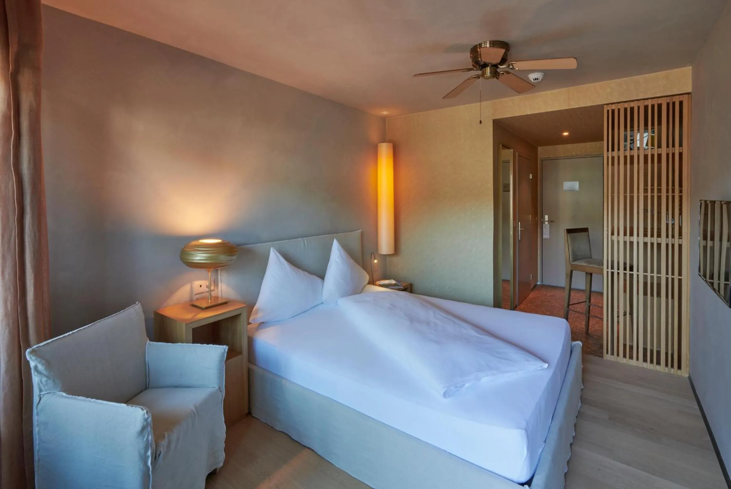 Photo of the whole room, Bed in Sonne Seehotel