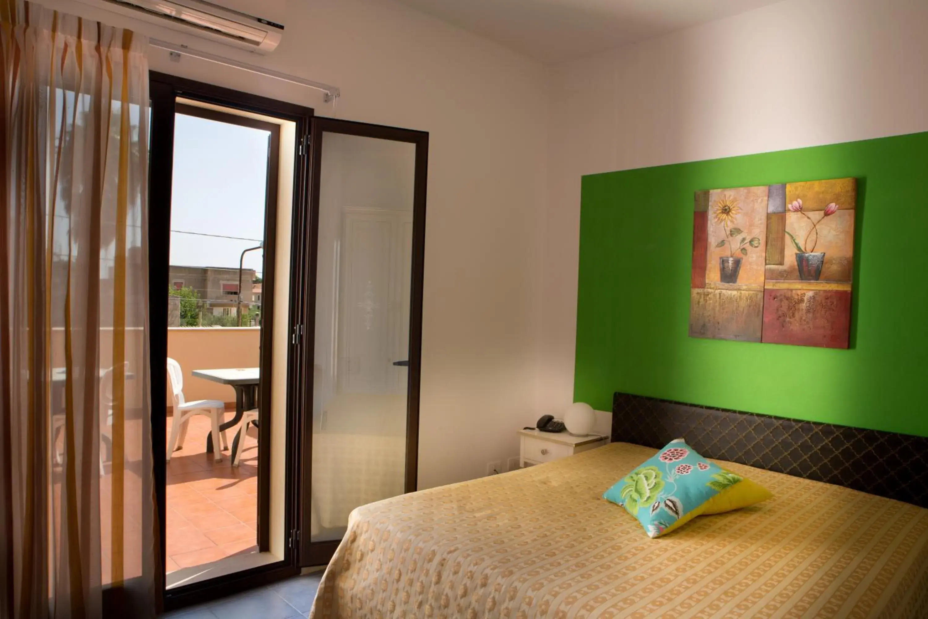 Triple Room - single occupancy in B&B Il Mandorlo Triple Room - single occupancy in B&B Il Mandorlo