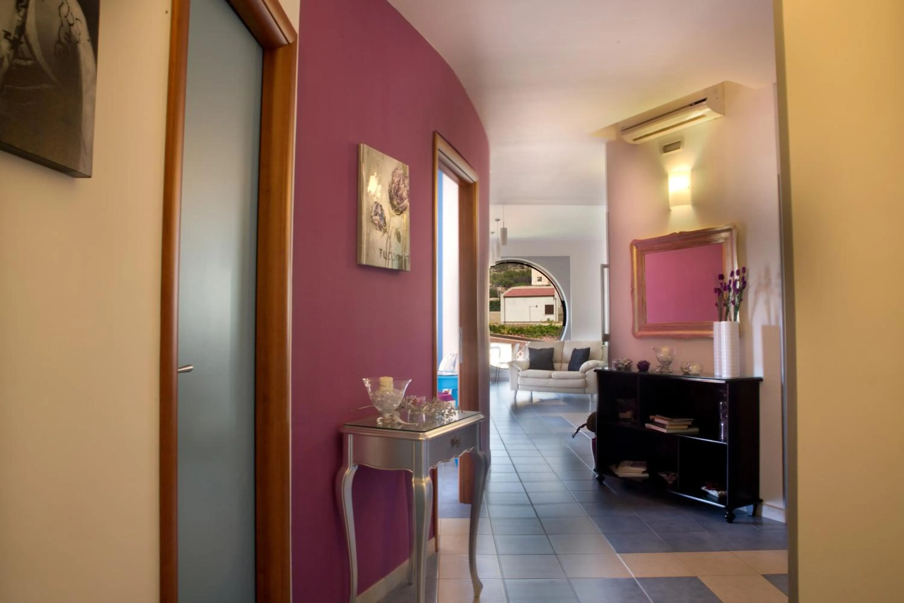 Decorative detail, Bed in B&B Il Mandorlo