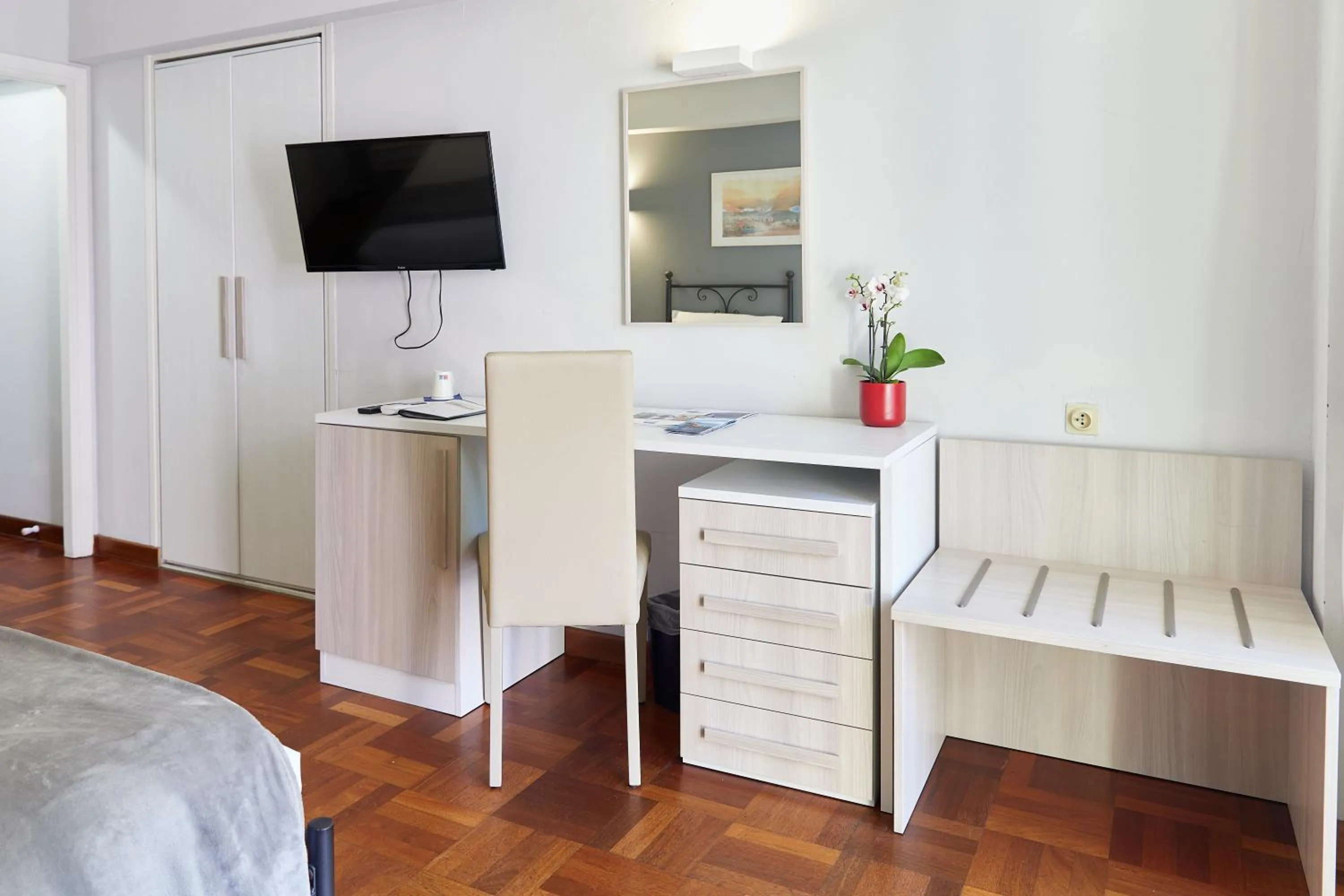 Bedroom in Hôtel Alexandra