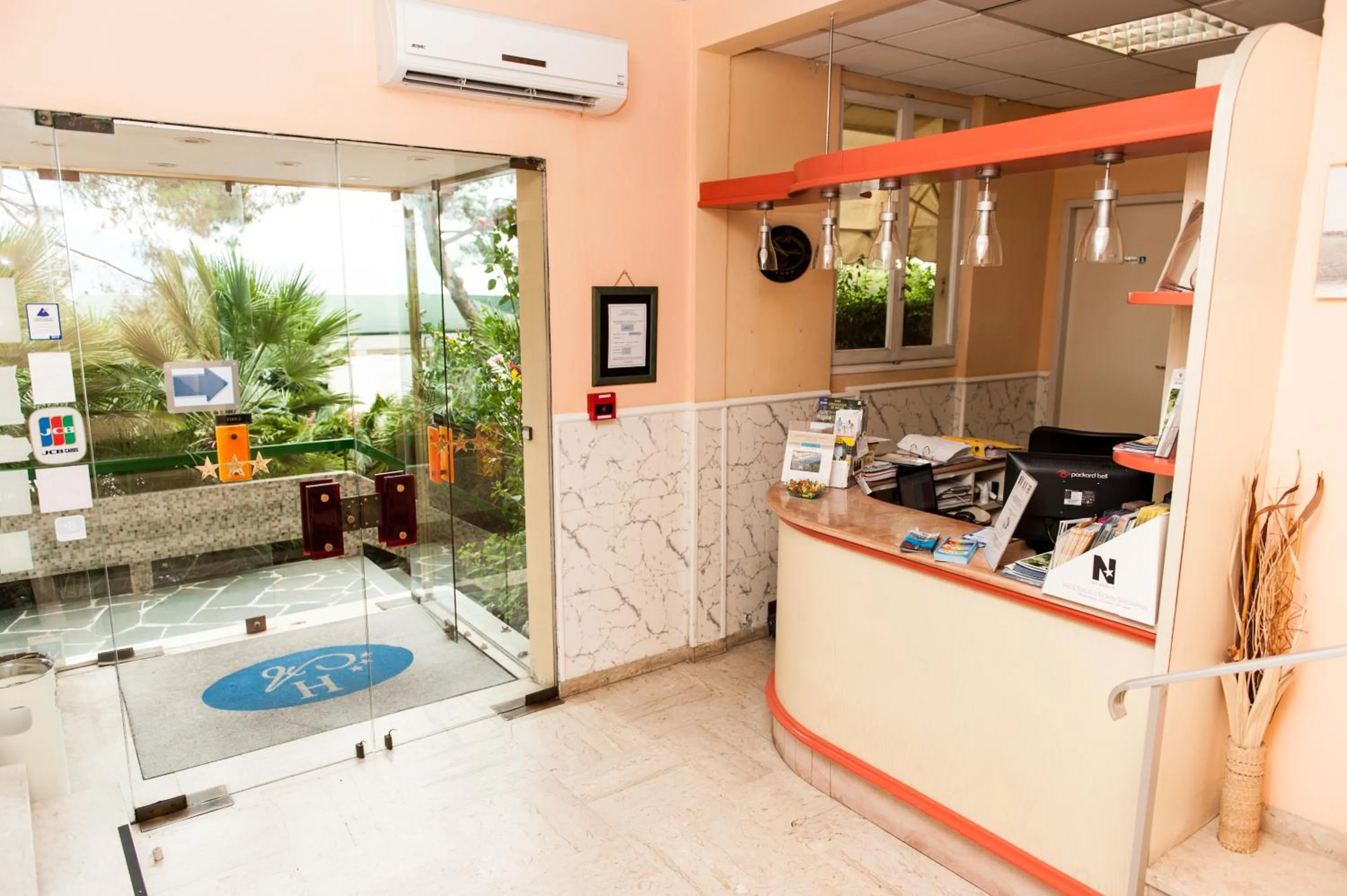 Lobby or reception in Hôtel Alexandra