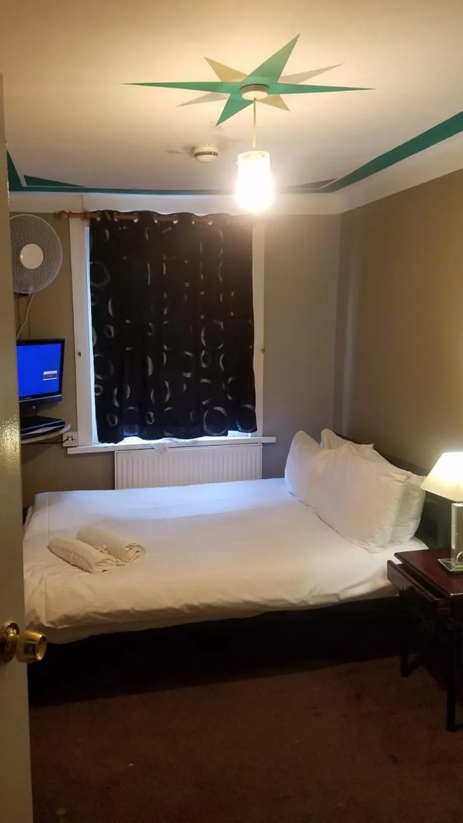 Bed in City View Hotel Roman Road