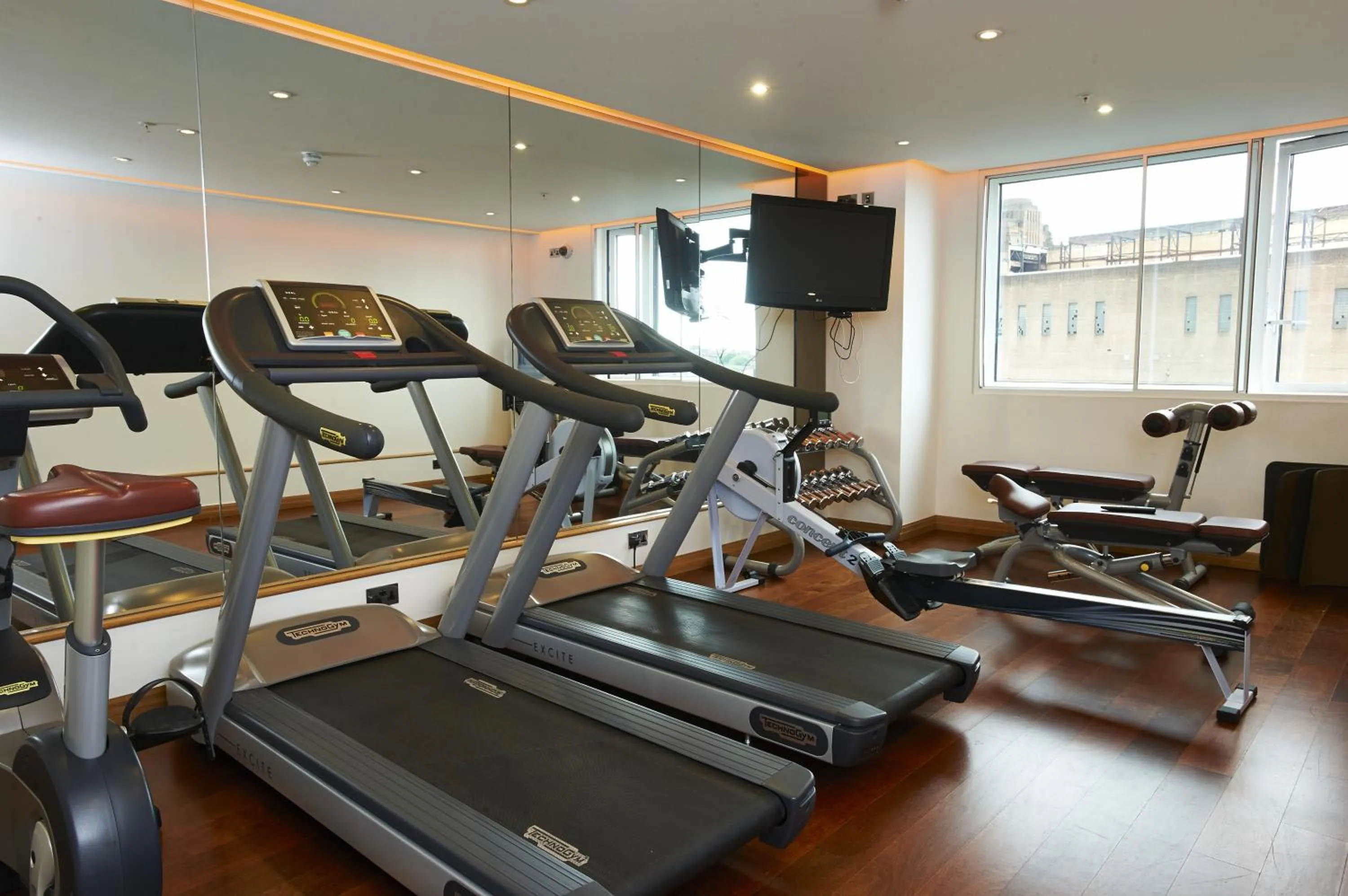Fitness centre/facilities in Pestana Chelsea Bridge Hotel & SPA