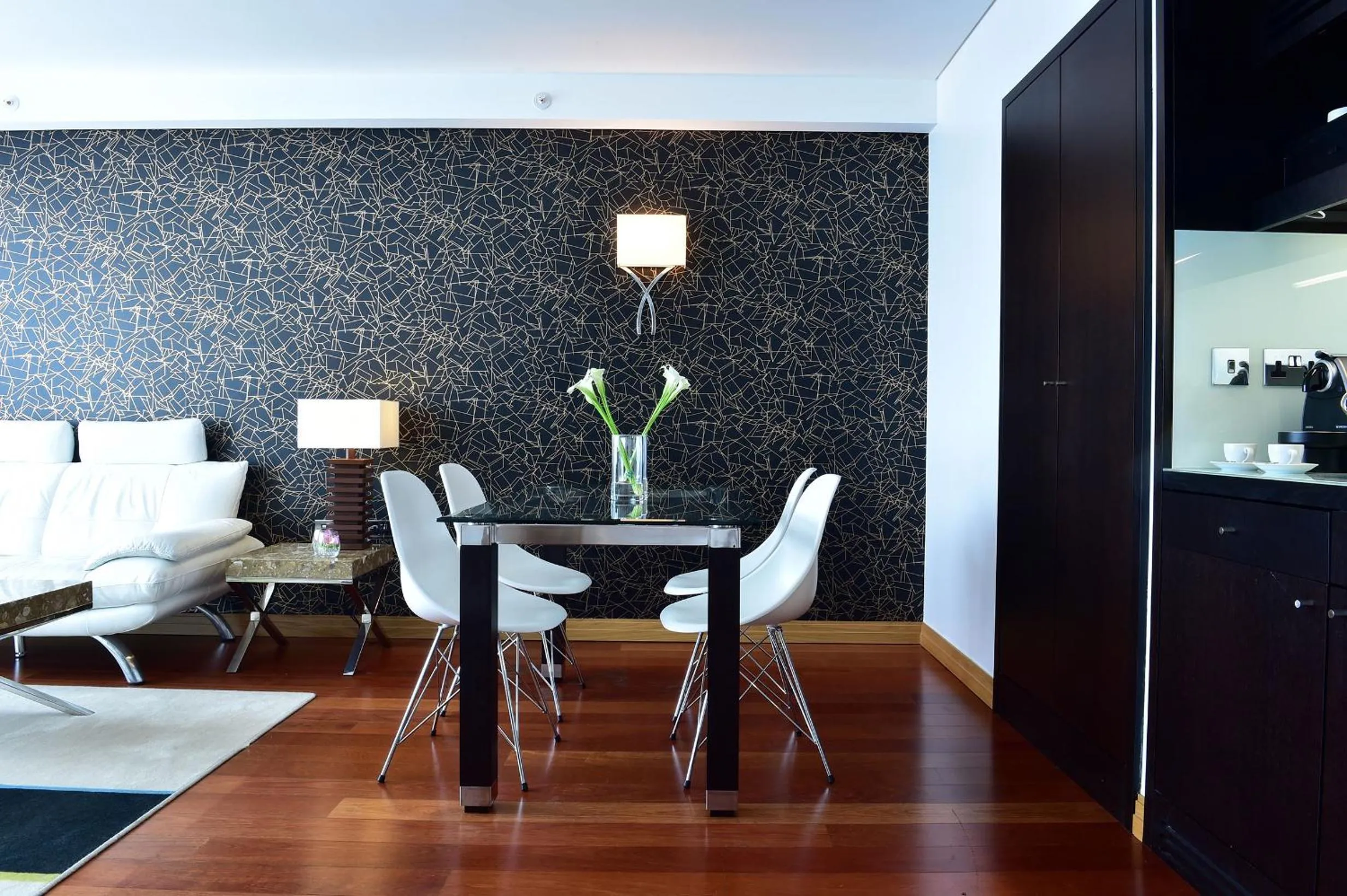 Dining area in Pestana Chelsea Bridge Hotel & SPA