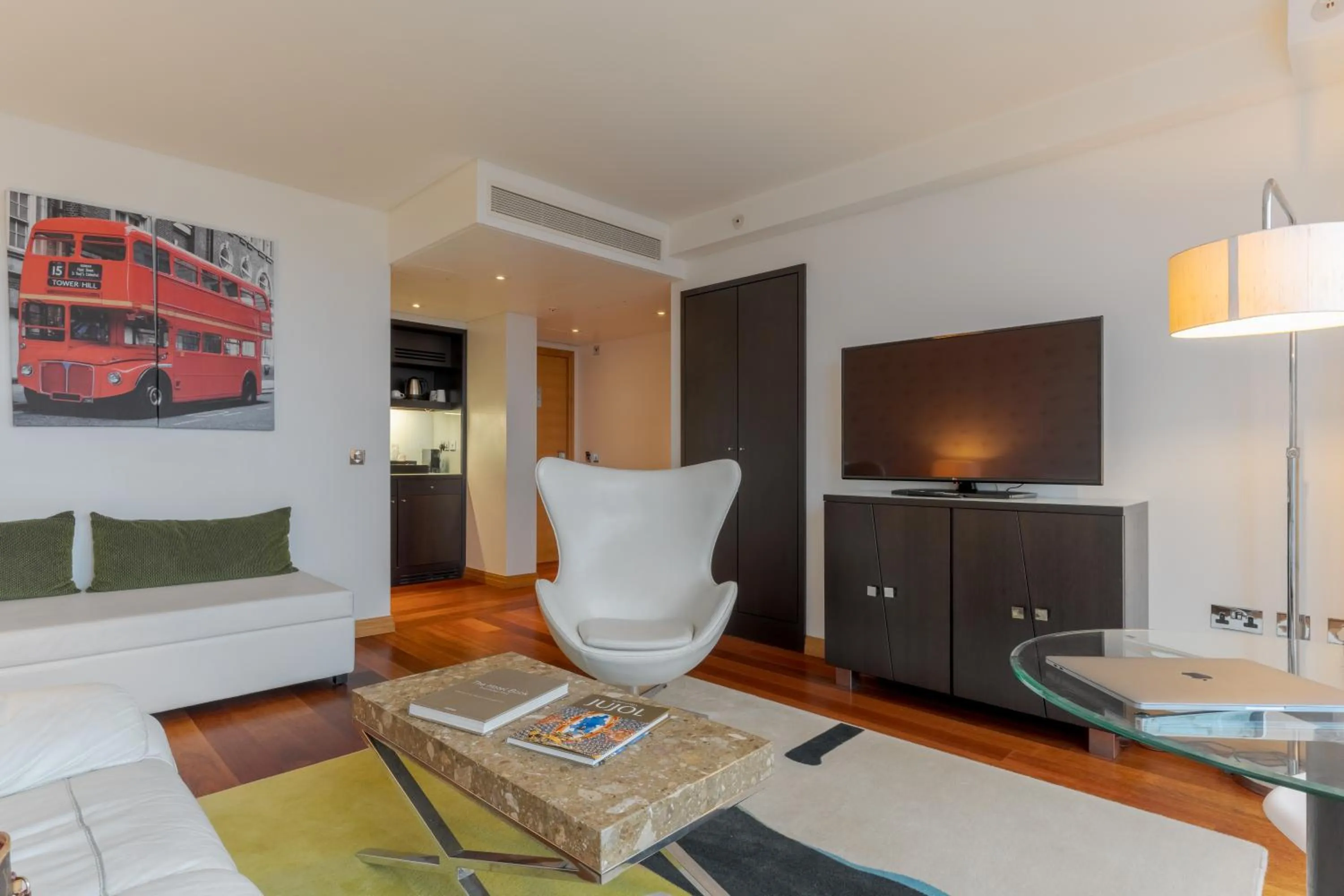 Living room in Pestana Chelsea Bridge Hotel & SPA