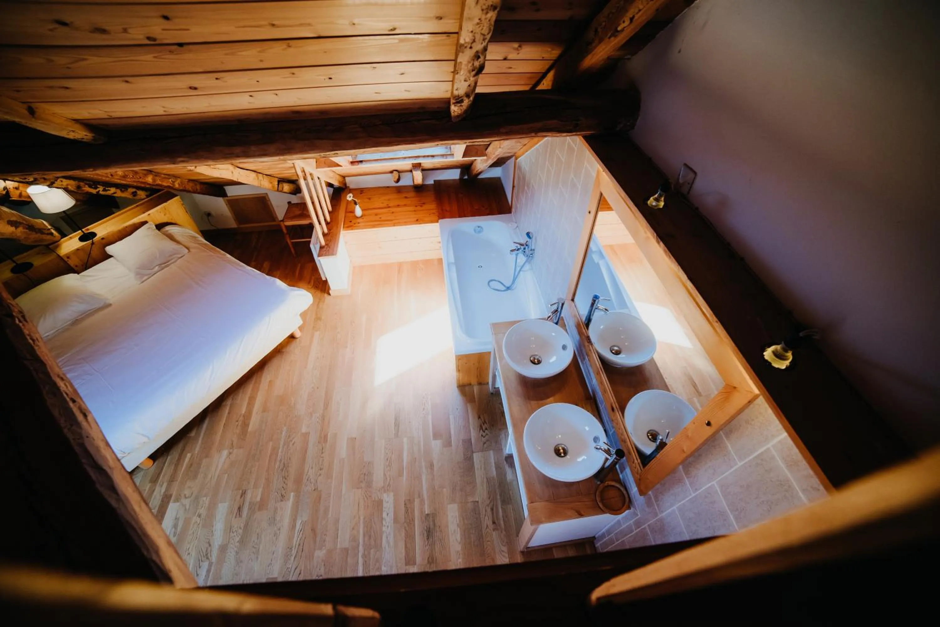 Bathroom, Bed in Résidence Sunêlia Les Logis d'Orres