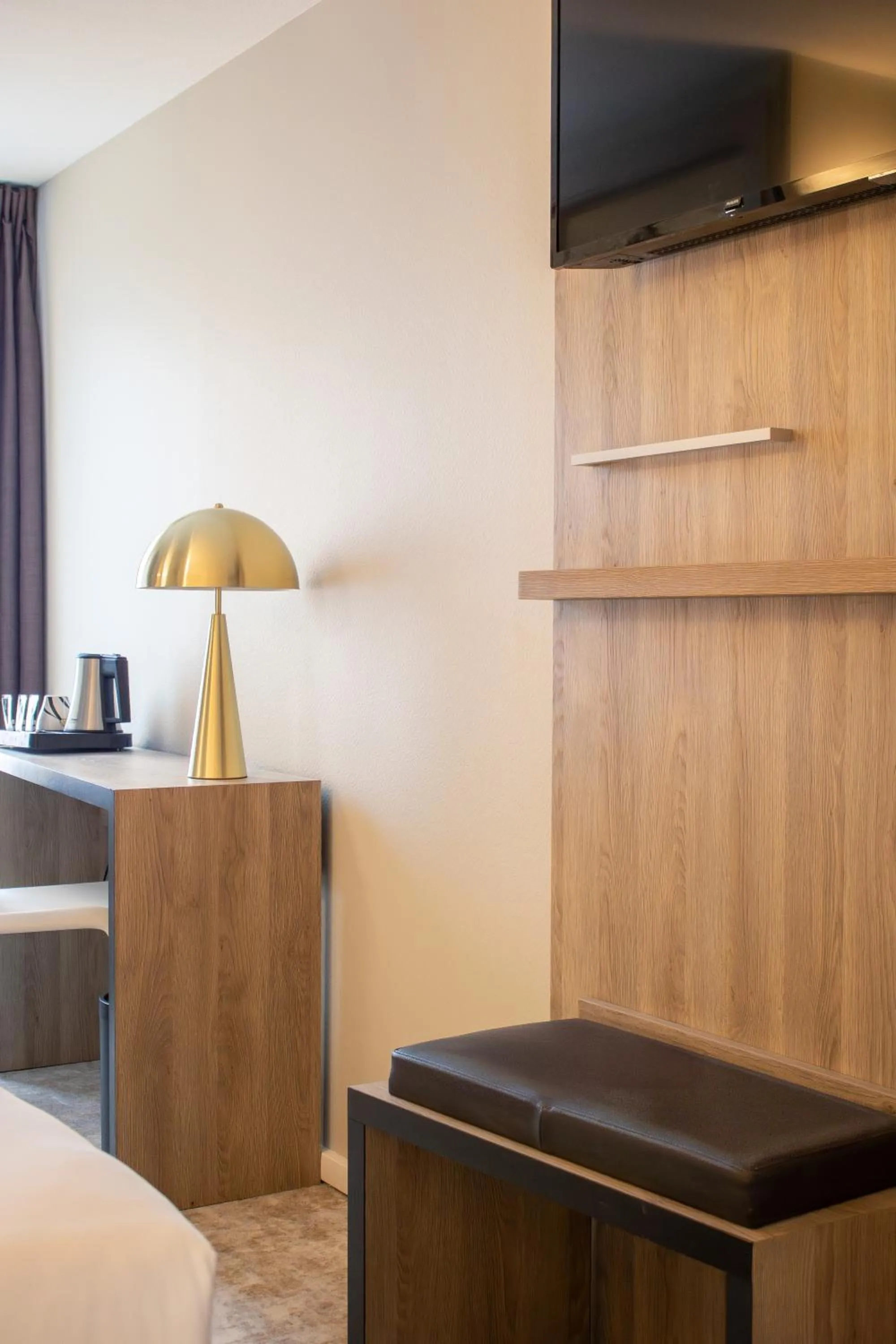 Bedroom, Bed in Brit Hotel Avignon Sud Le Calendal