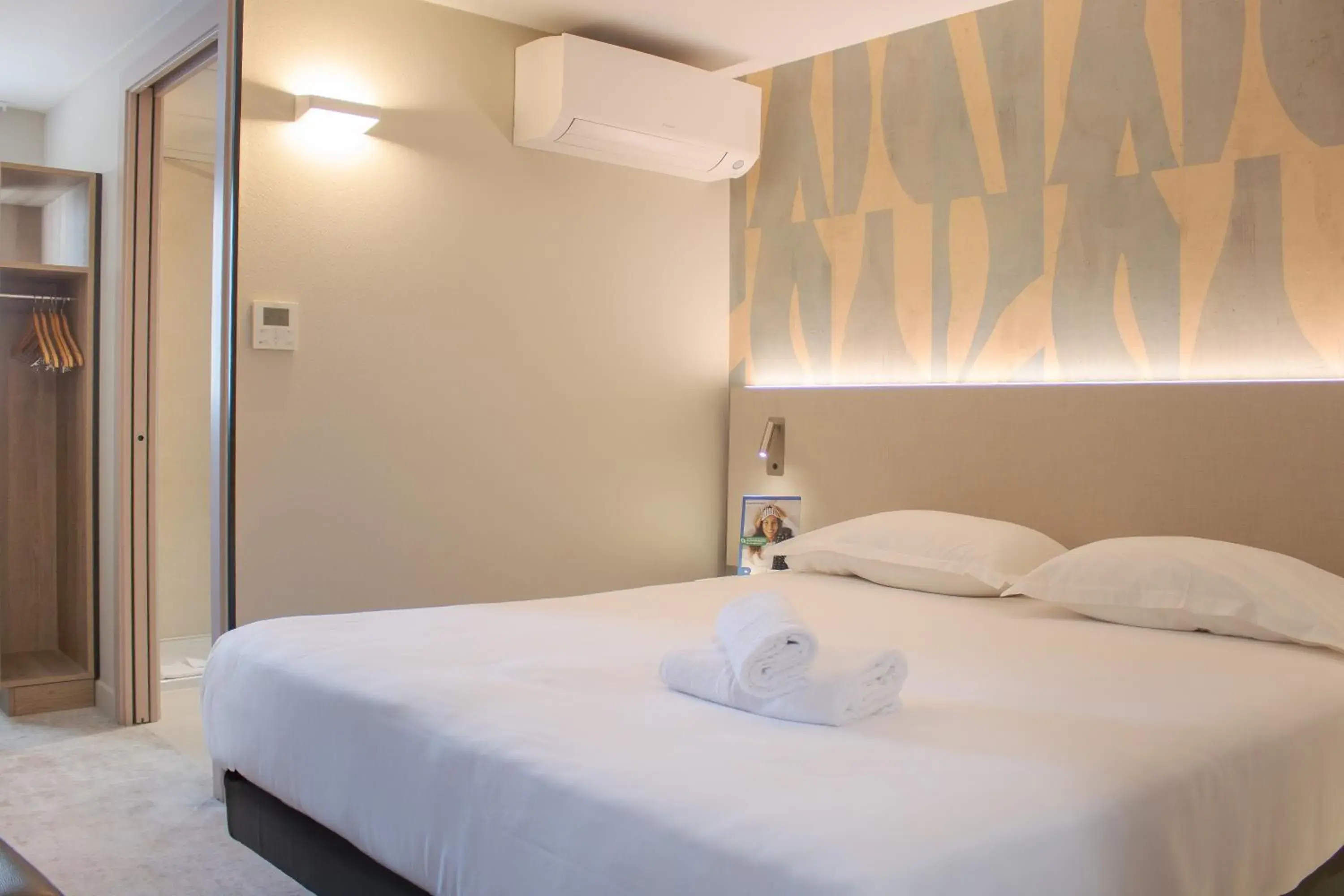 Double Room in Brit Hotel Avignon Sud Le Calendal Double Room in Brit Hotel Avignon Sud Le Calendal
