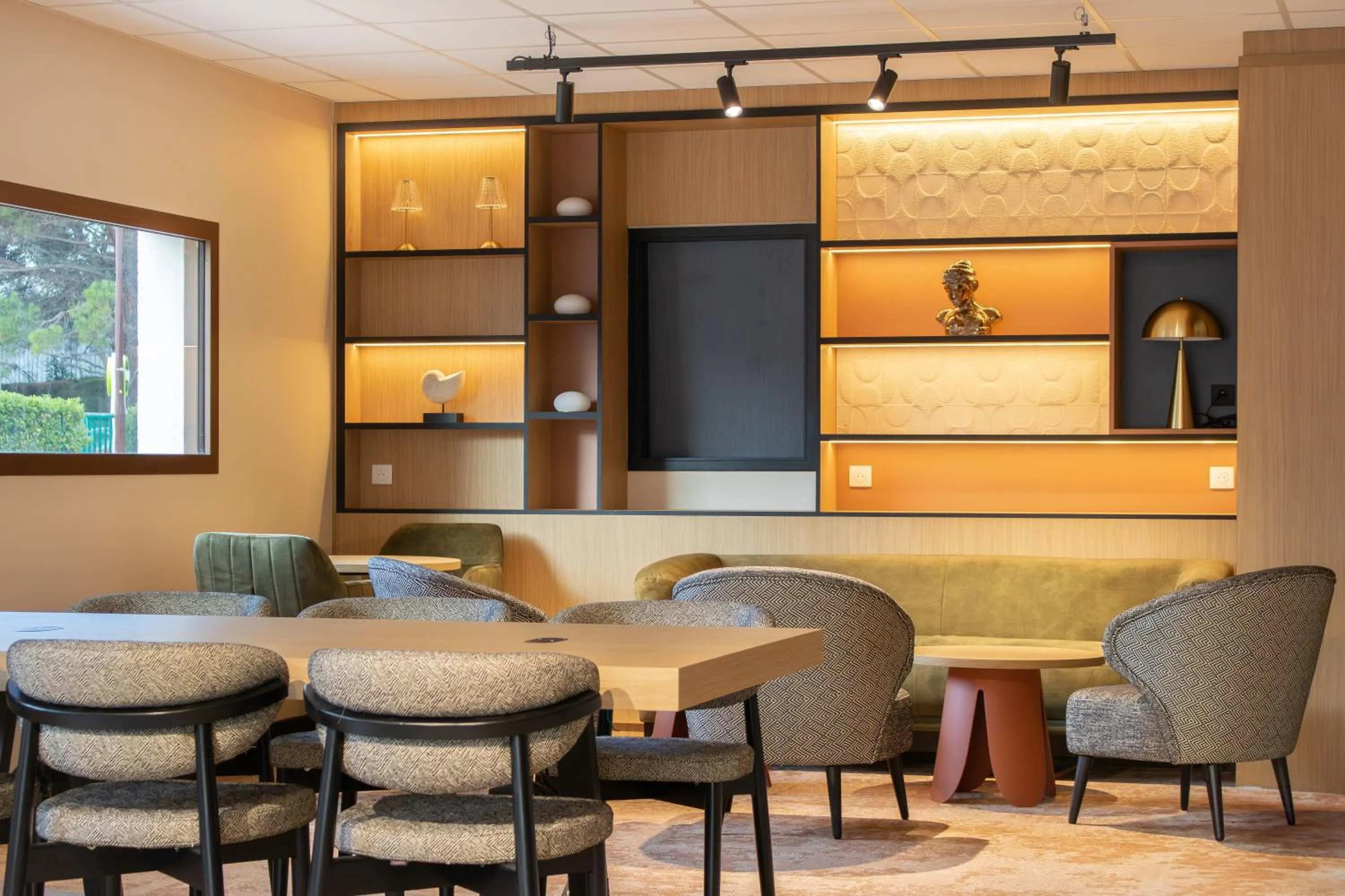 Breakfast in Brit Hotel Avignon Sud Le Calendal