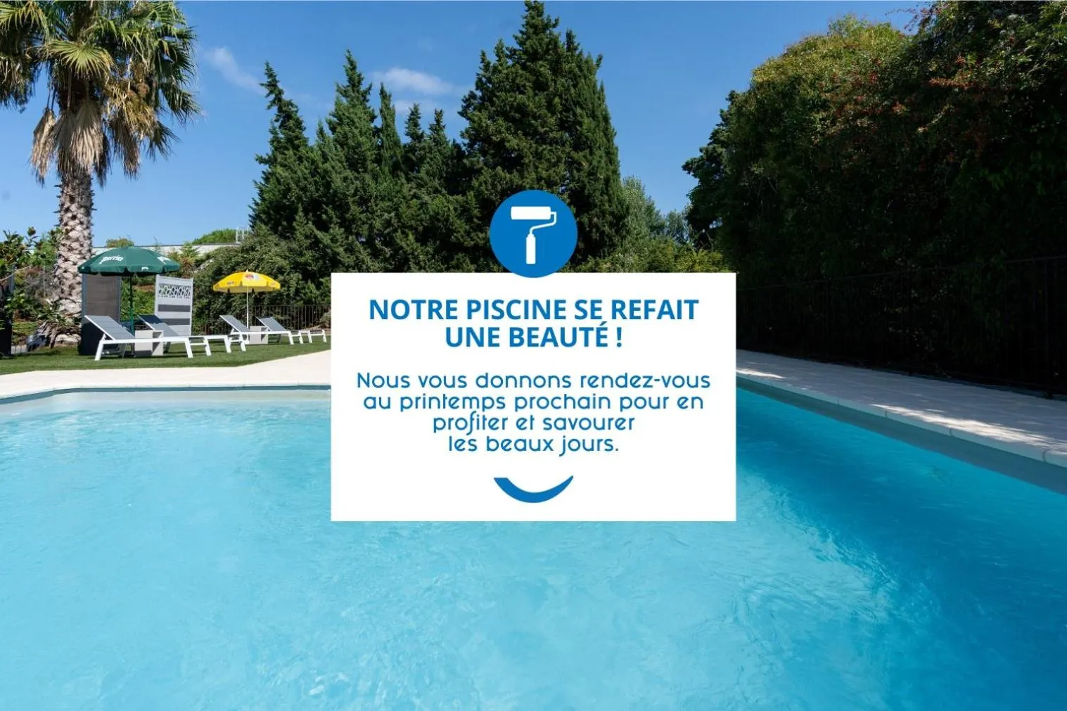 Swimming pool in Brit Hotel Avignon Sud Le Calendal