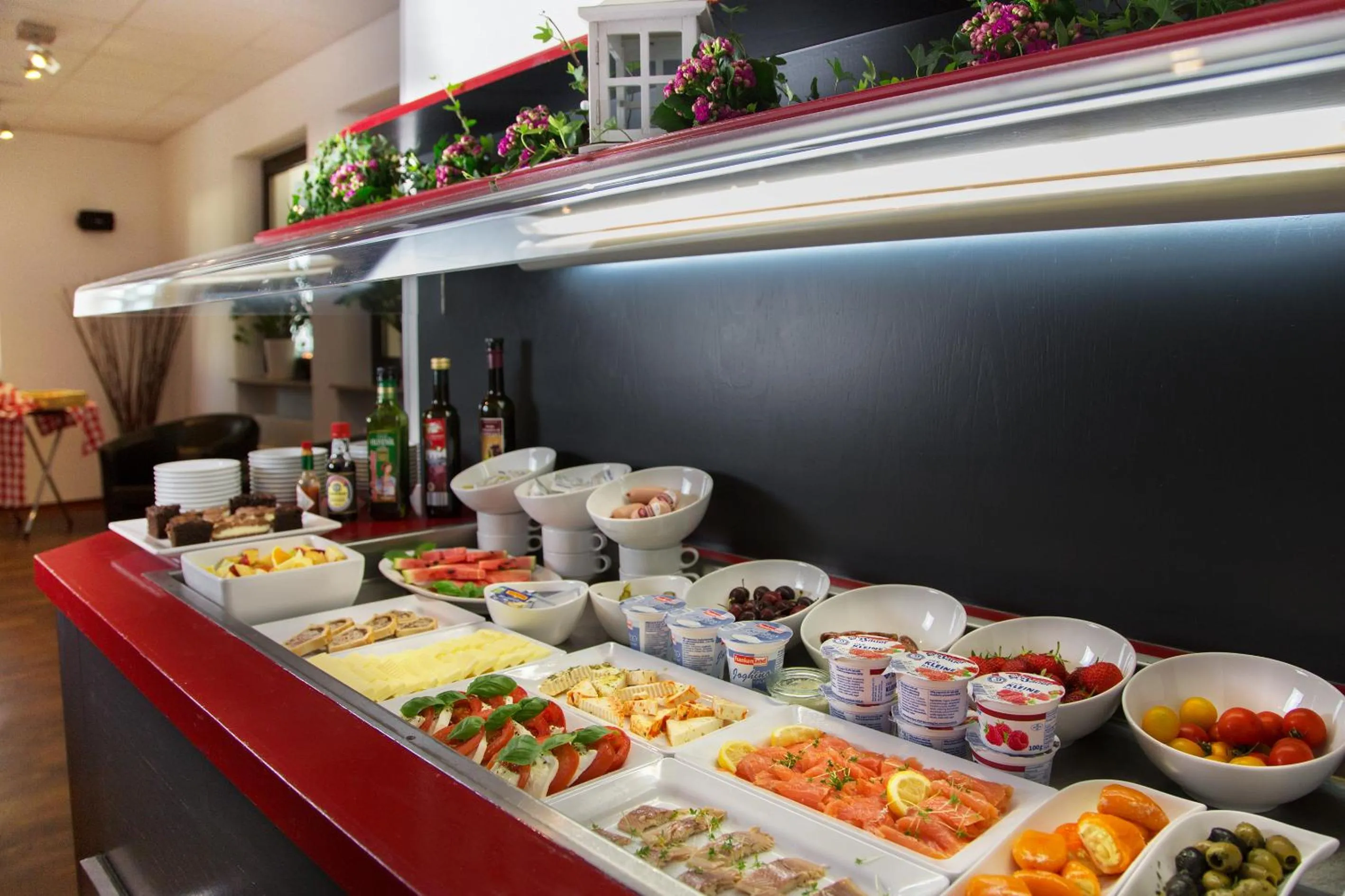 Buffet breakfast in Montana Hotel