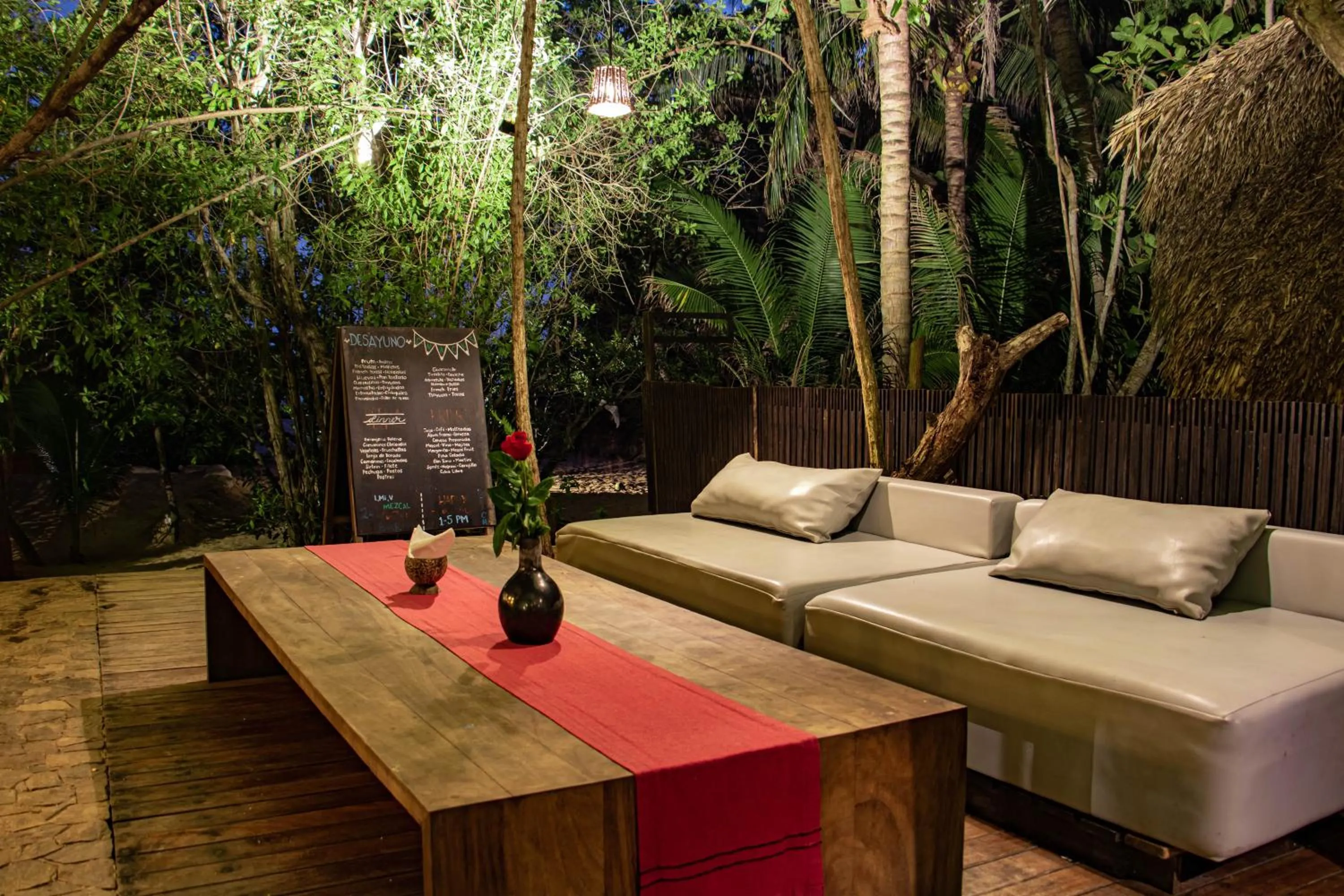 Restaurant/places to eat in Hotel Noga