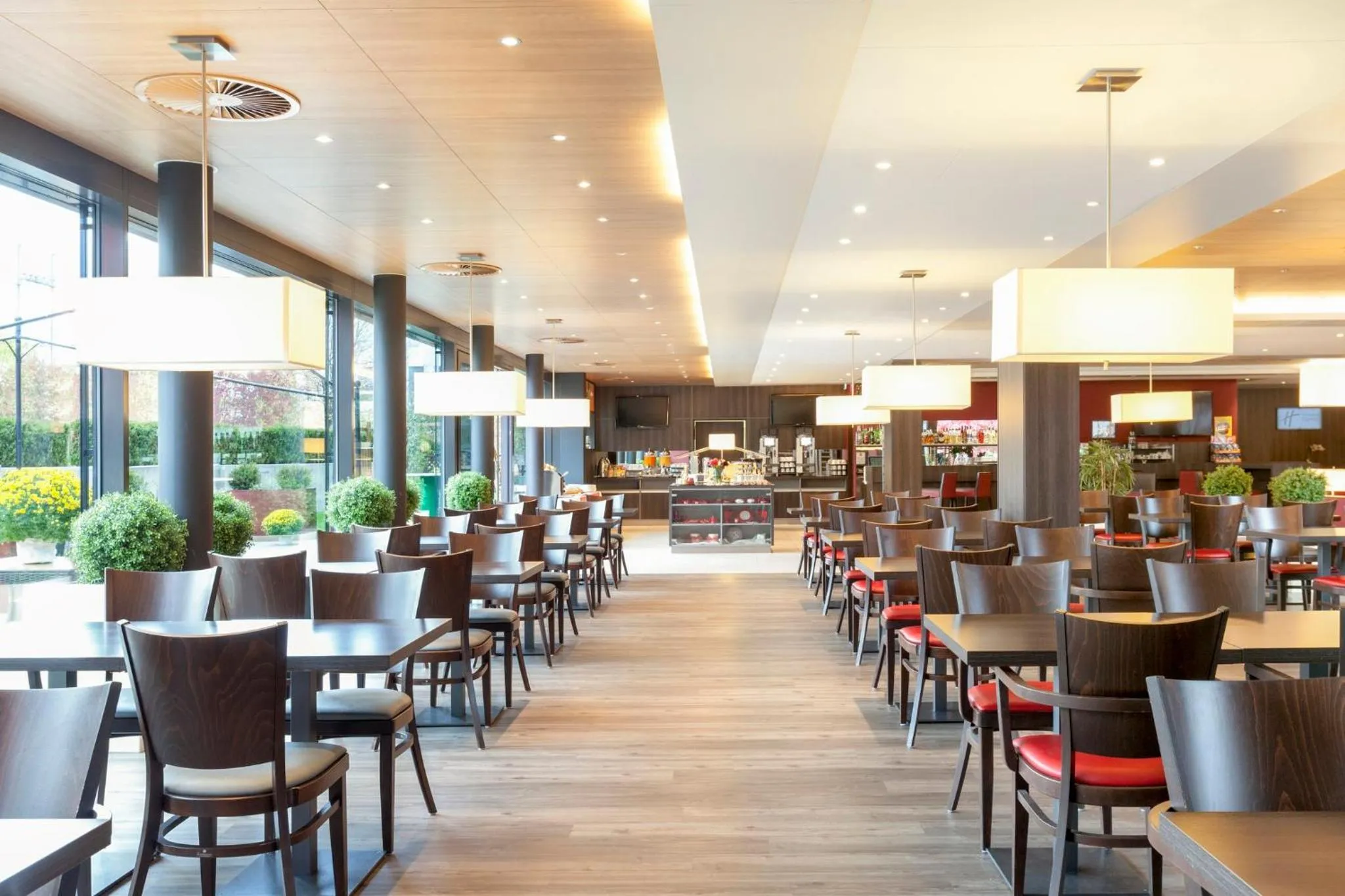 Breakfast in Holiday Inn Express Zürich Airport by IHG