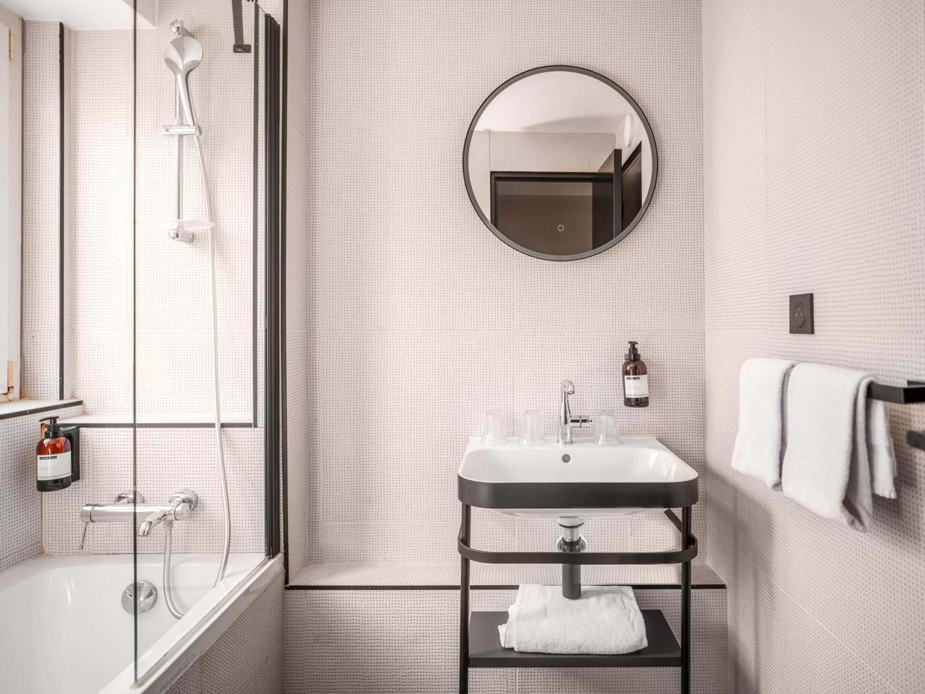 Bathroom in Maisons du Monde Hôtel & Suites - La Rochelle Vieux Port