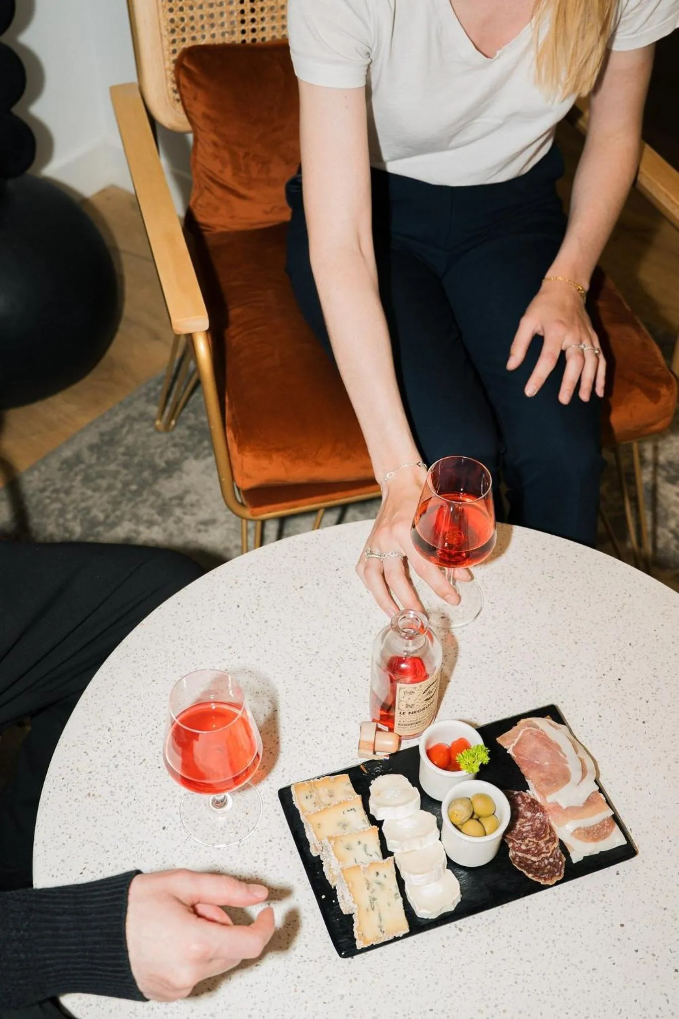 Lounge or bar in Maisons du Monde Hôtel & Suites - La Rochelle Vieux Port