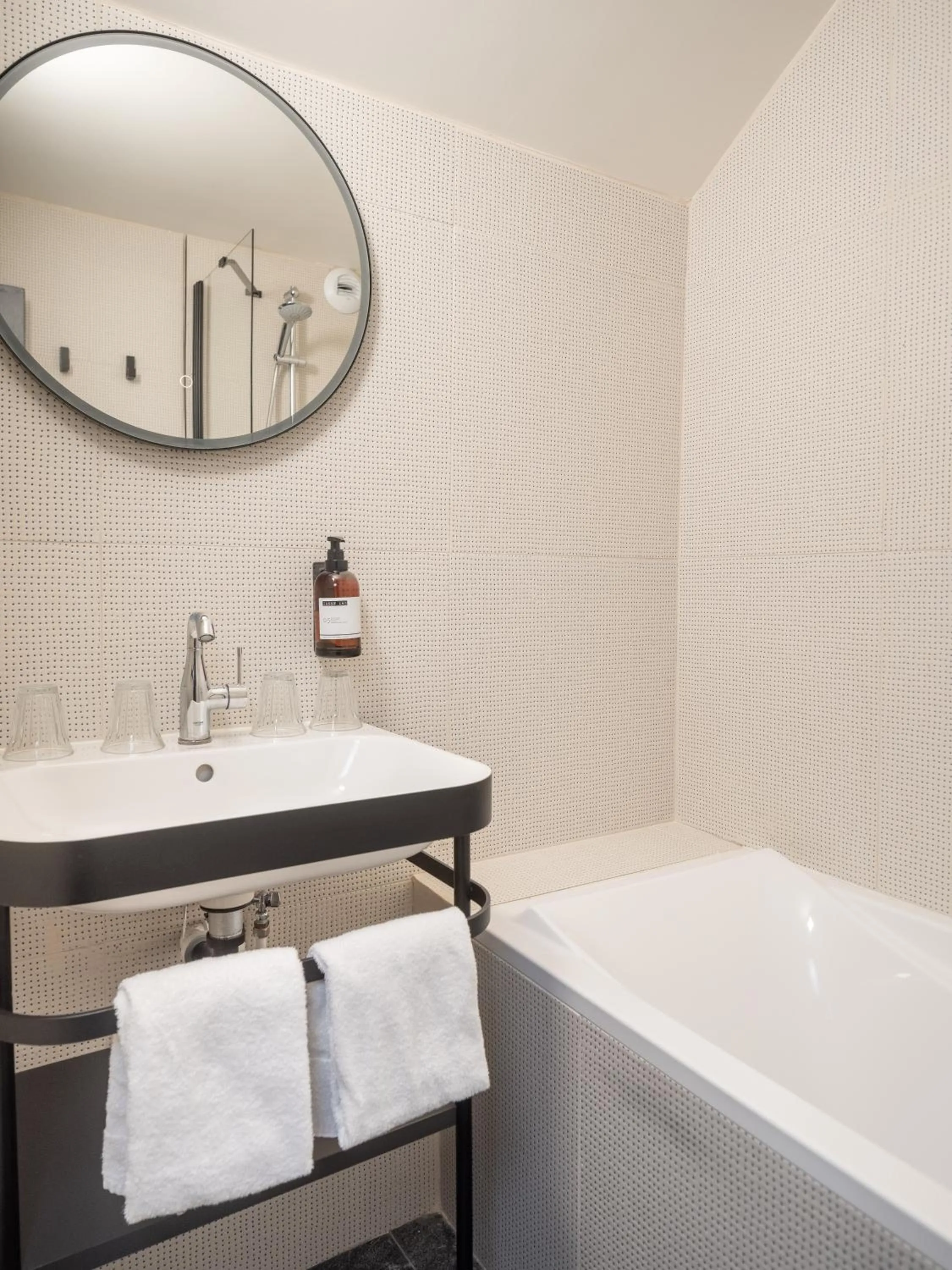 Bathroom in Maisons du Monde Hôtel & Suites - La Rochelle Vieux Port