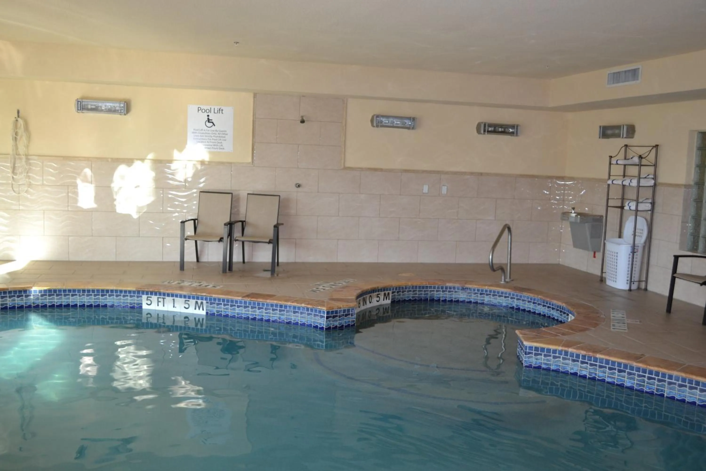 Swimming pool in Holiday Inn Express Hotel & Suites Gainesville by IHG