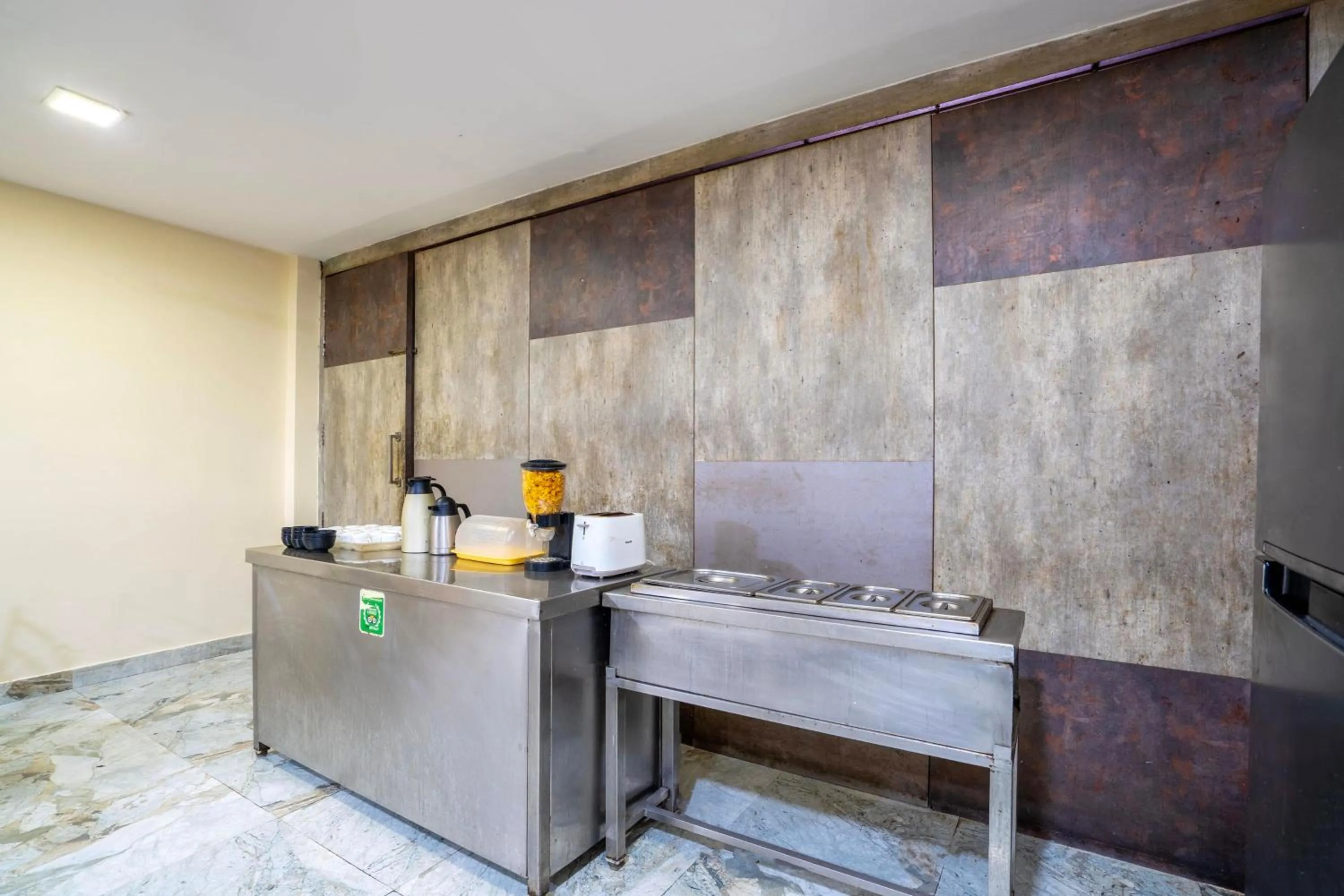 Breakfast in Treebo Srico, Banjara Hills