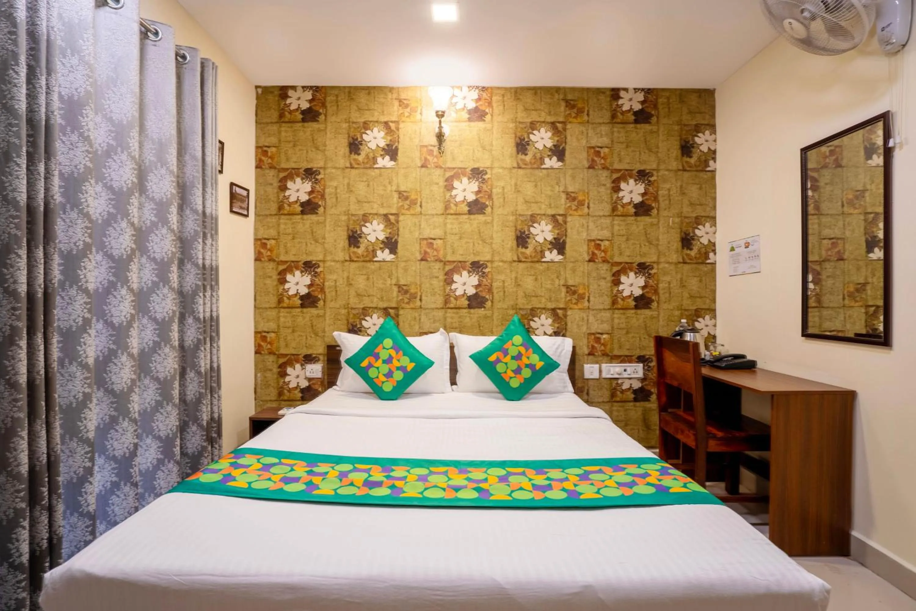 Bedroom, Bed in Treebo Srico, Banjara Hills