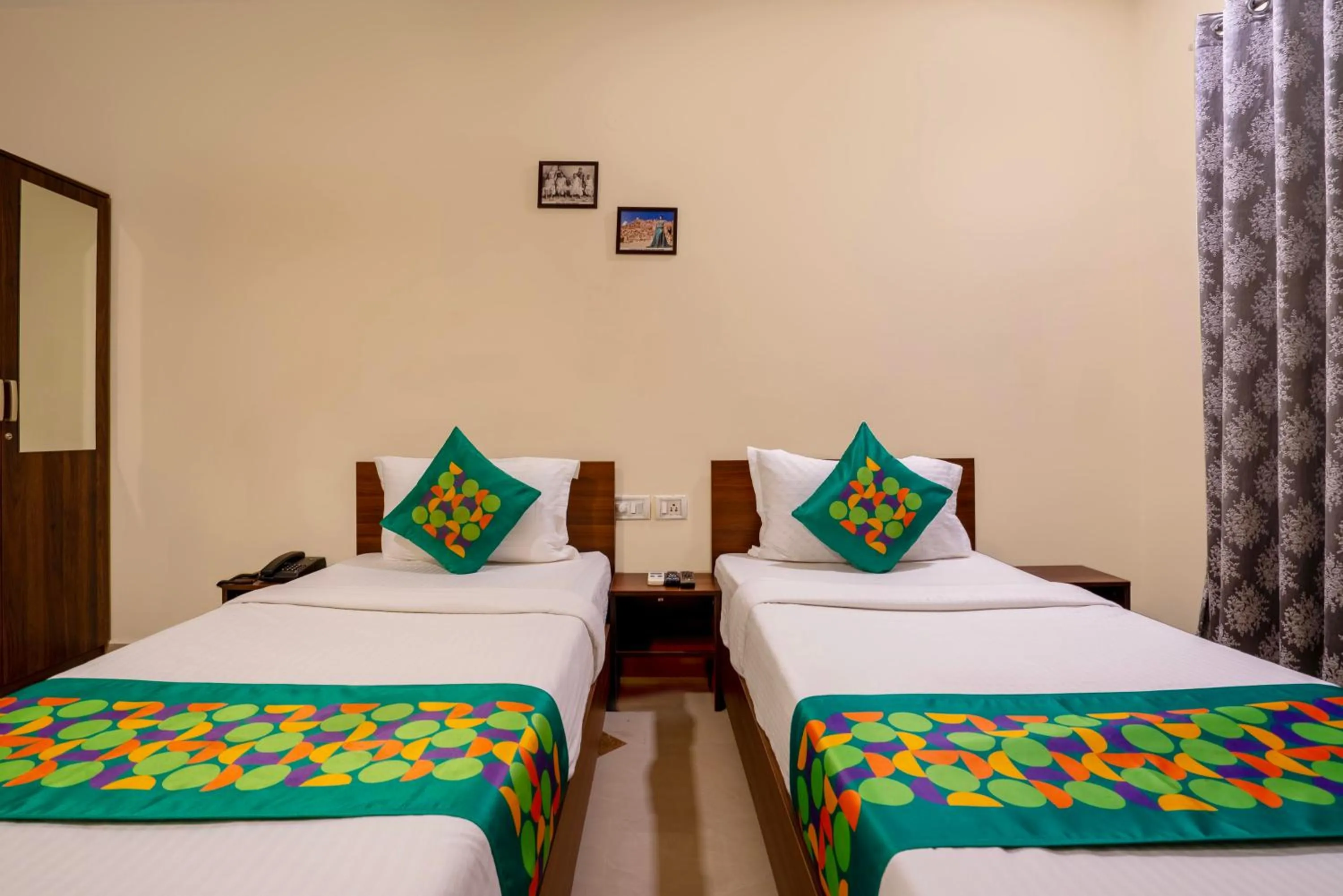 Bedroom, Bed in Treebo Srico, Banjara Hills