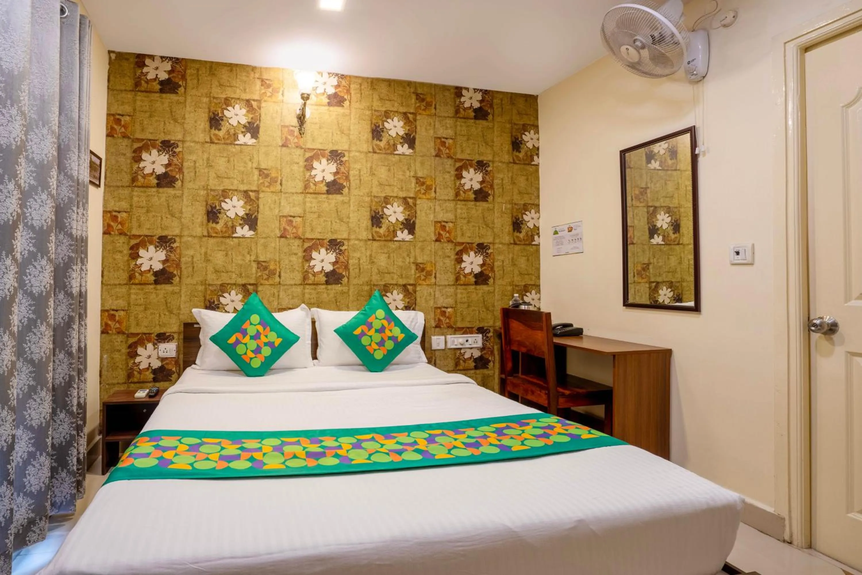 Bedroom, Bed in Treebo Srico, Banjara Hills