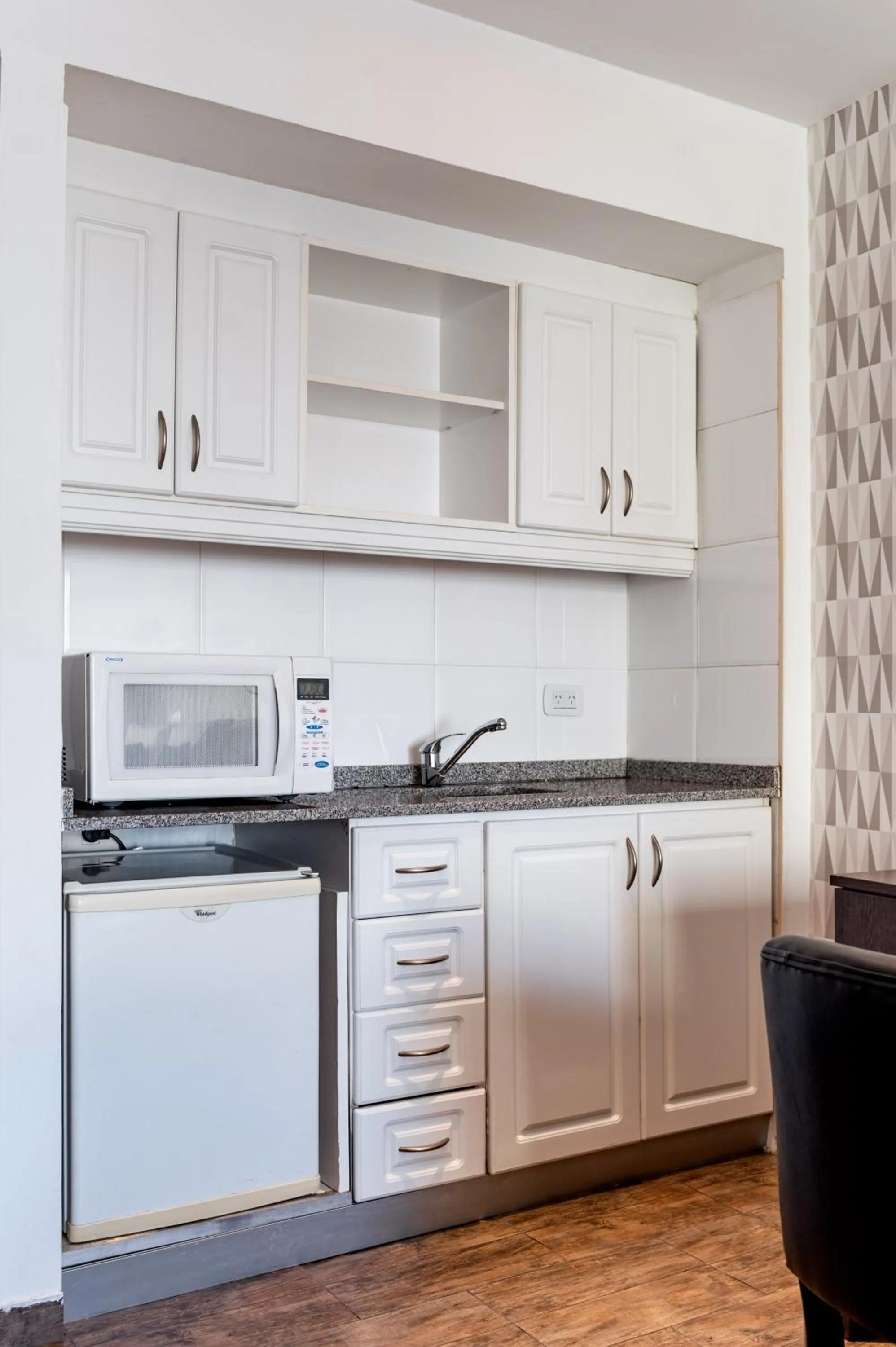 Kitchen or kitchenette in Ker Belgrano Hotel