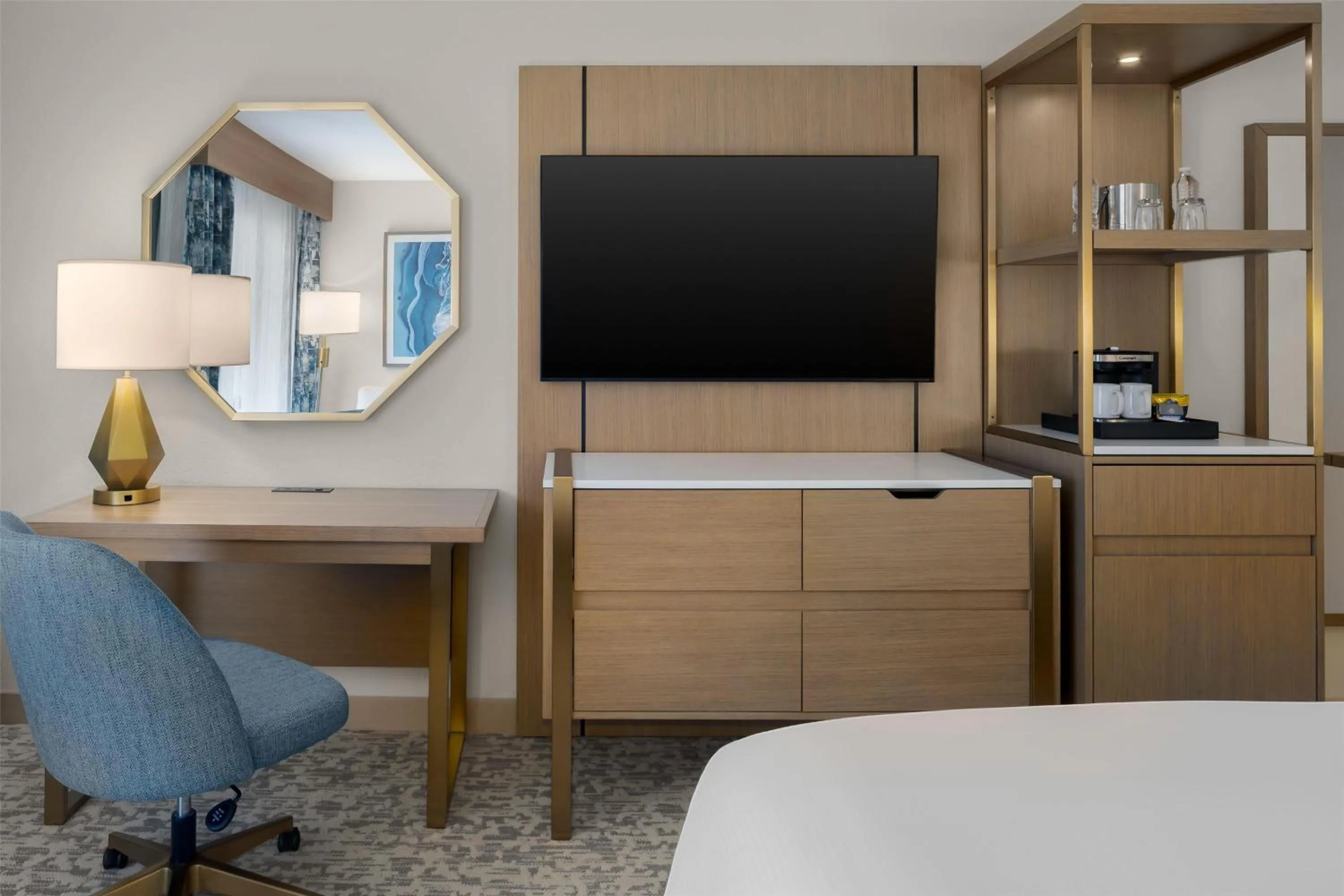 Bedroom, Bed in Doubletree By Hilton Wilmington, Nc