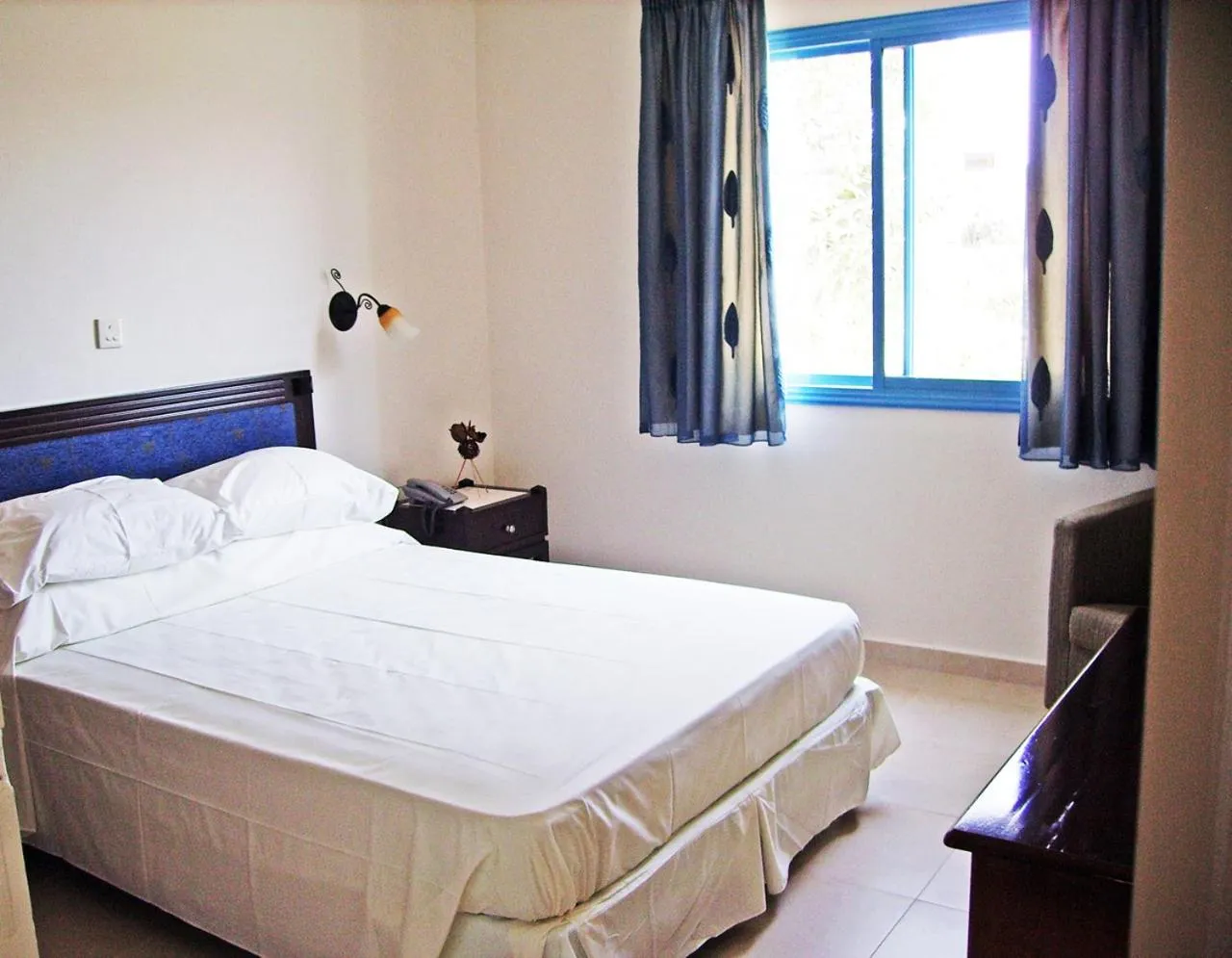 Bed in Tasmaria Aparthotel