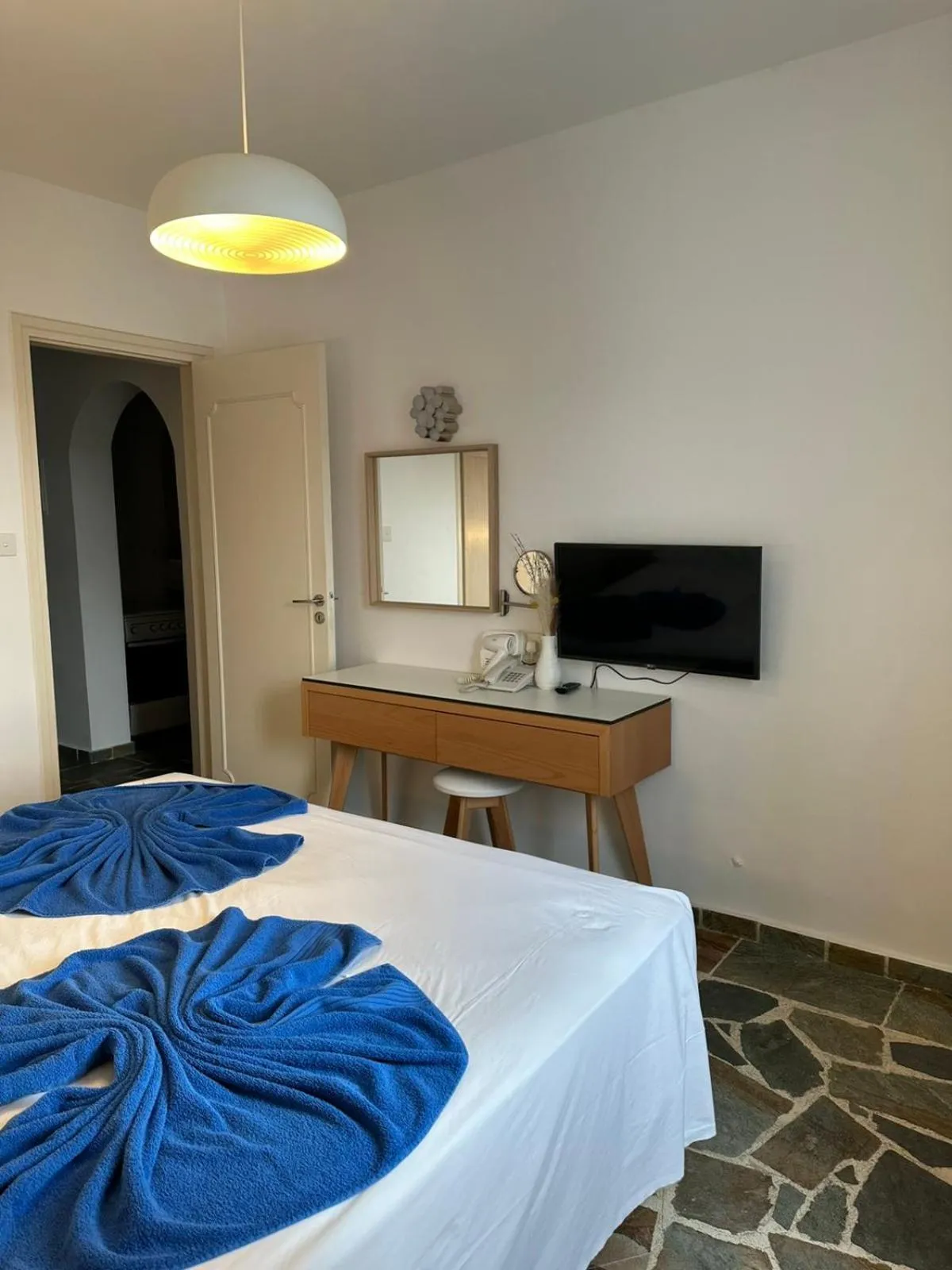 Bed in Tasmaria Aparthotel