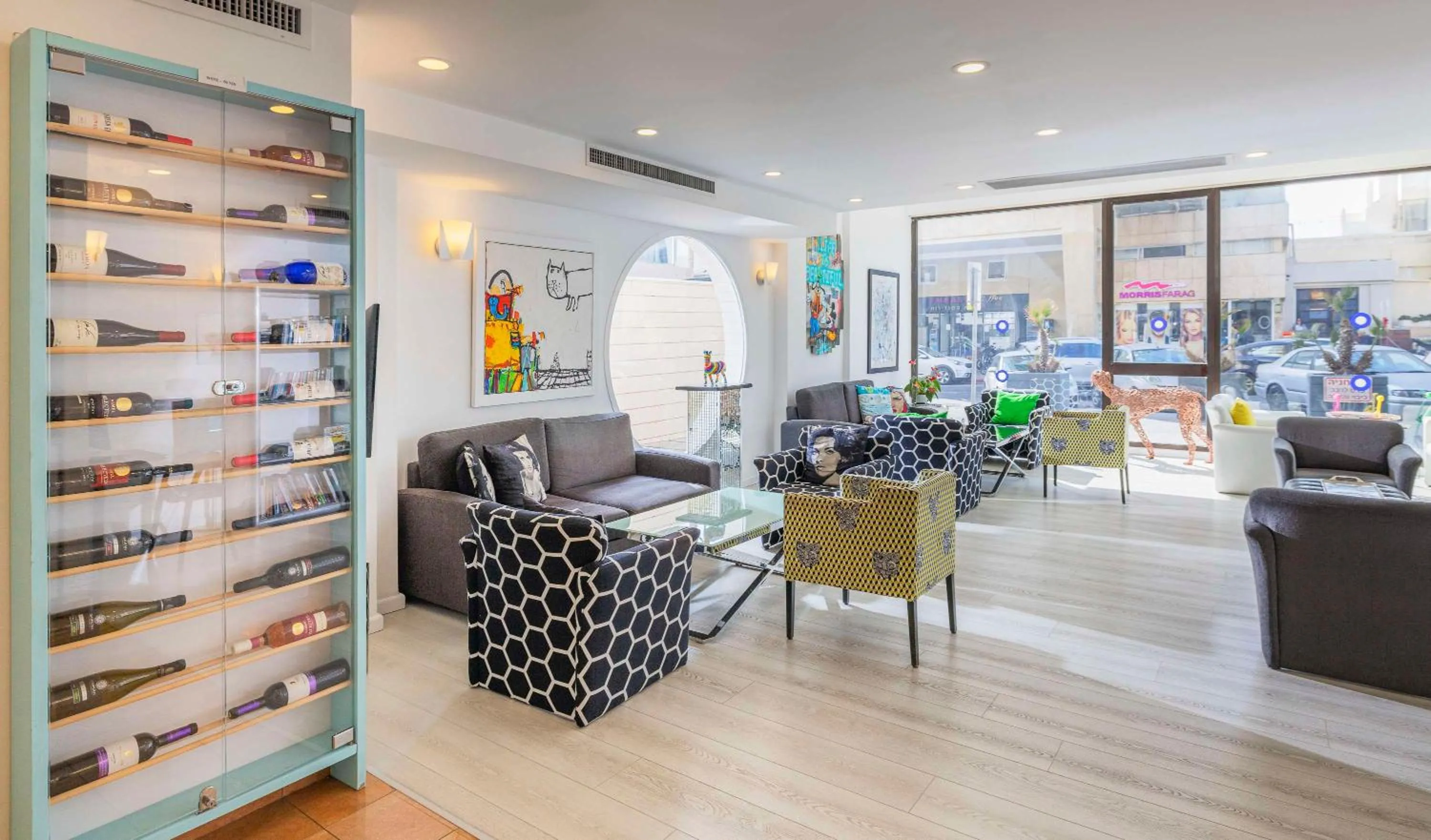 Lobby or reception in Best Western Regency Suites