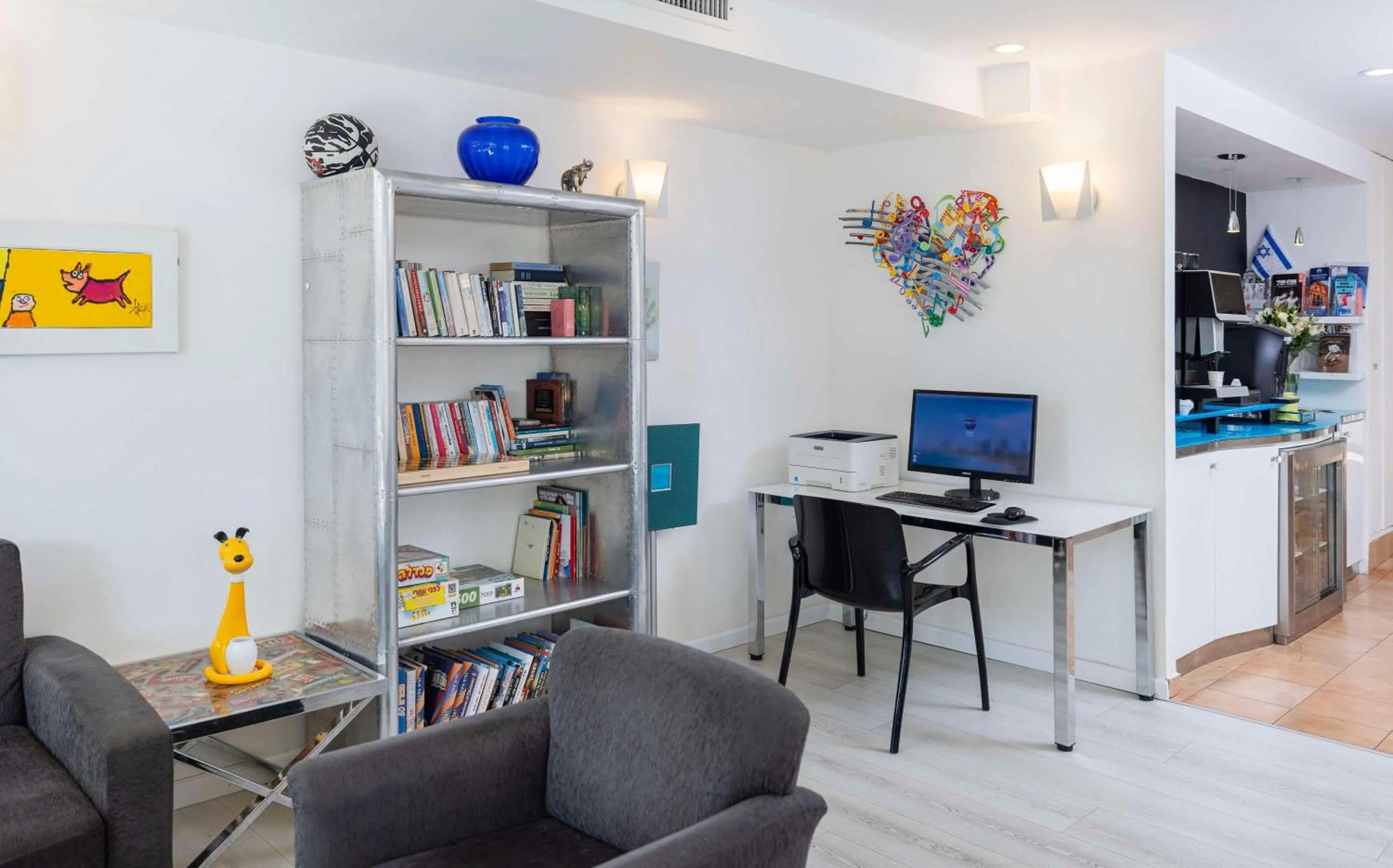 Lobby or reception in Best Western Regency Suites