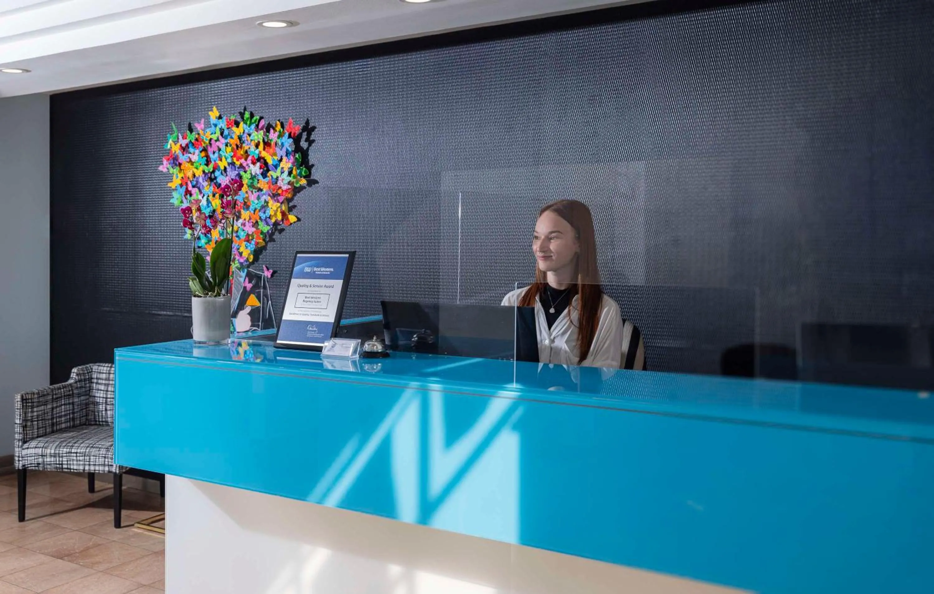 Lobby or reception in Best Western Regency Suites