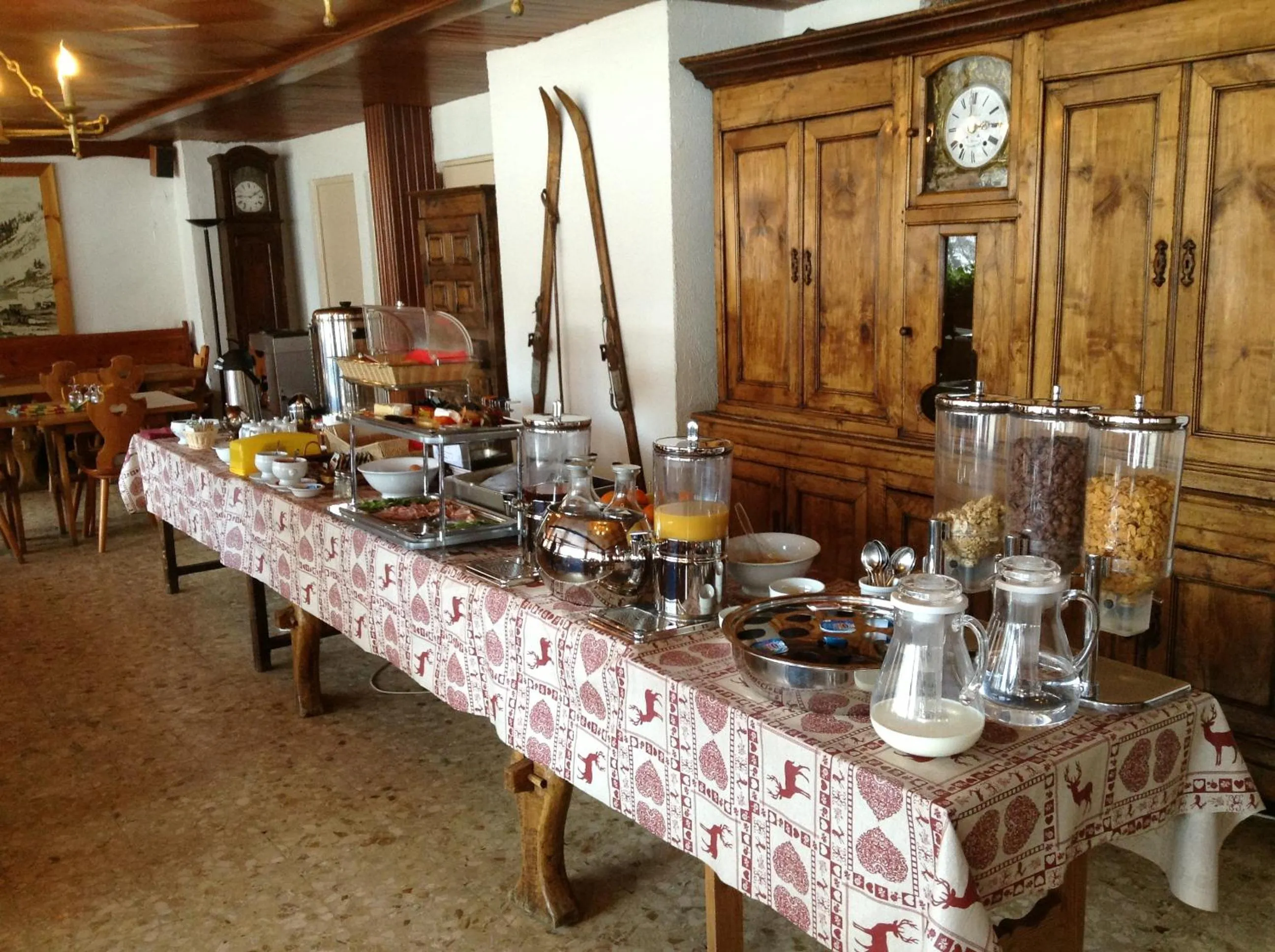 Restaurant/places to eat in Les Crêtes Blanches