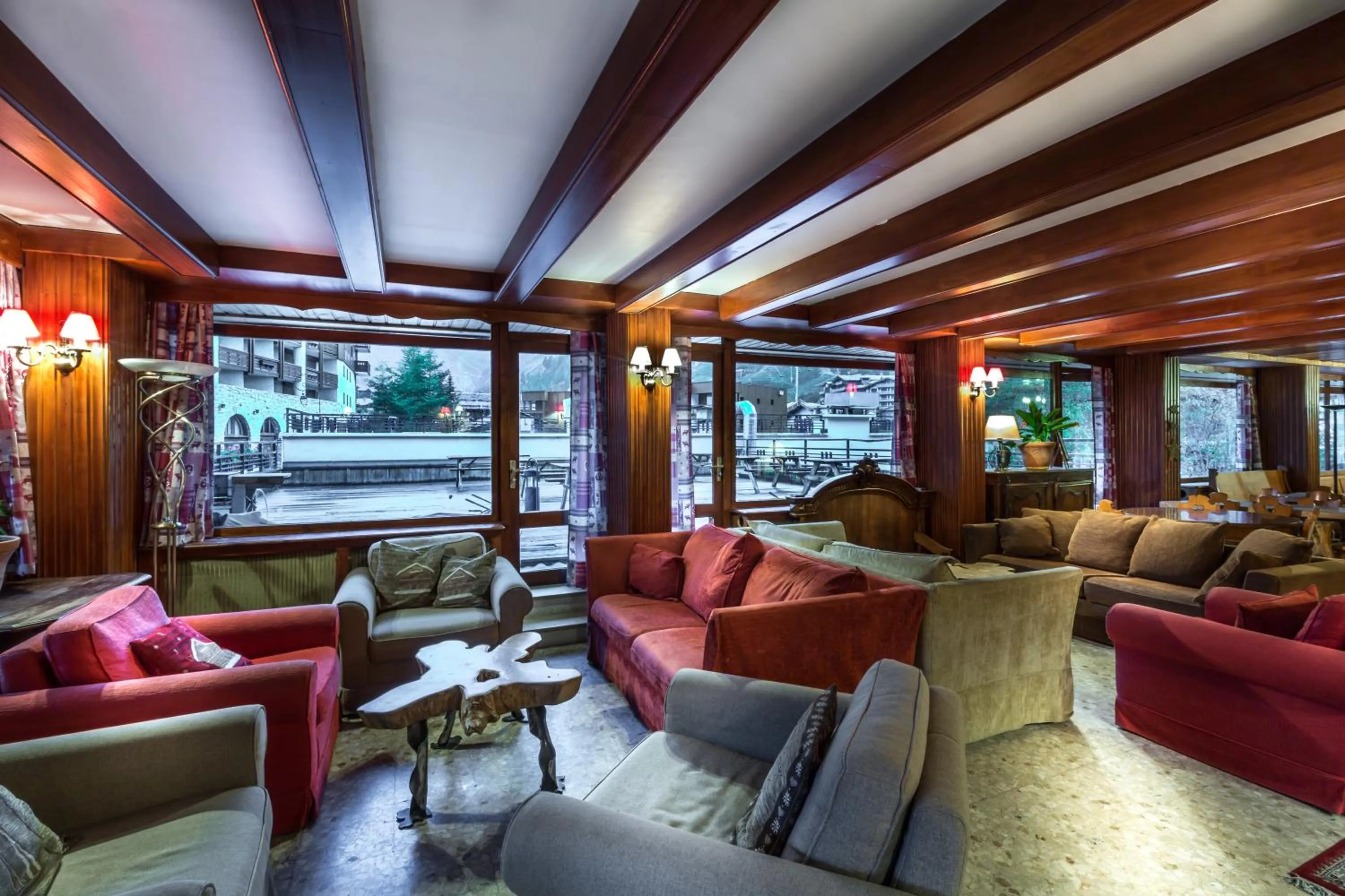 Living room in Les Crêtes Blanches