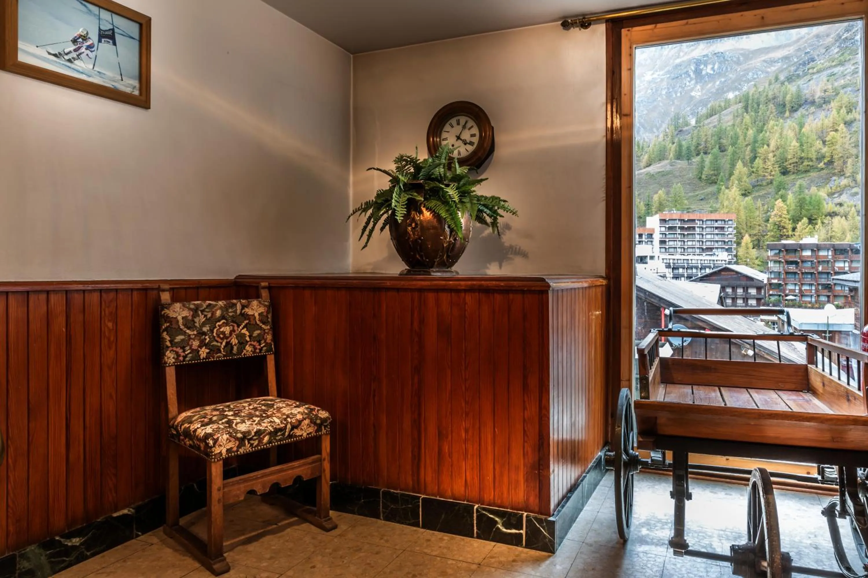 Decorative detail in Les Crêtes Blanches