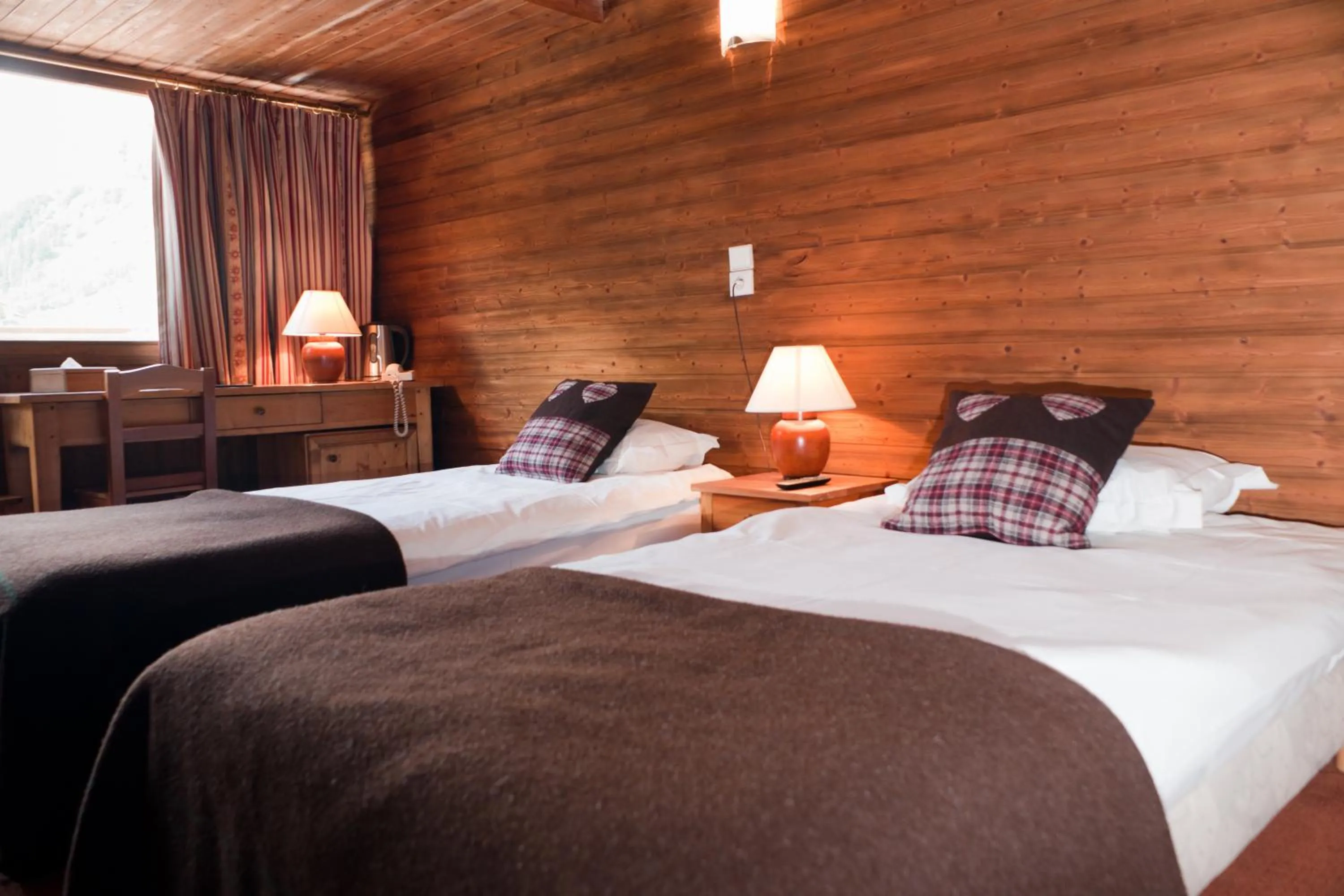 Bedroom, Bed in Les Crêtes Blanches