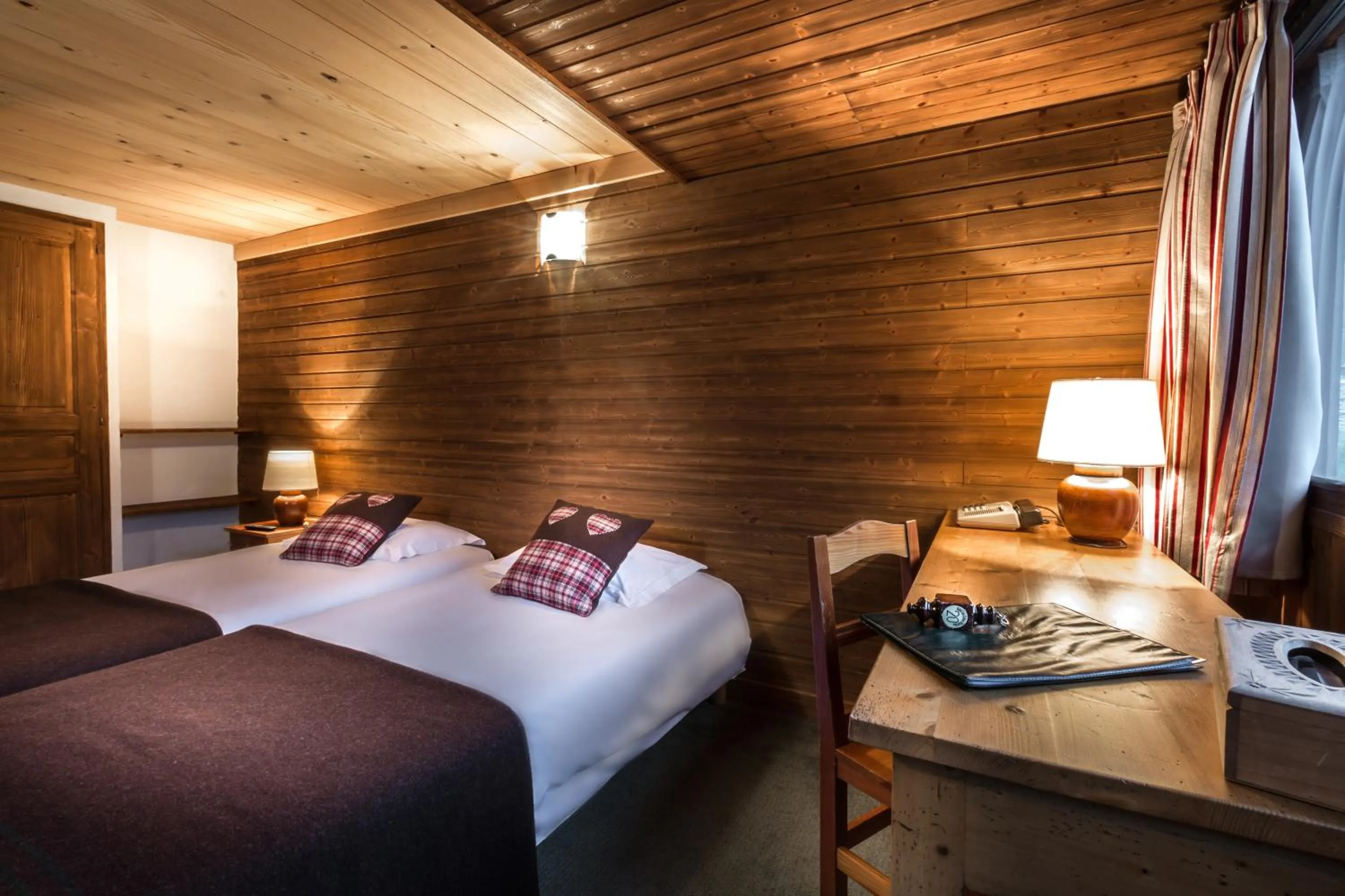 Bedroom, Bed in Les Crêtes Blanches