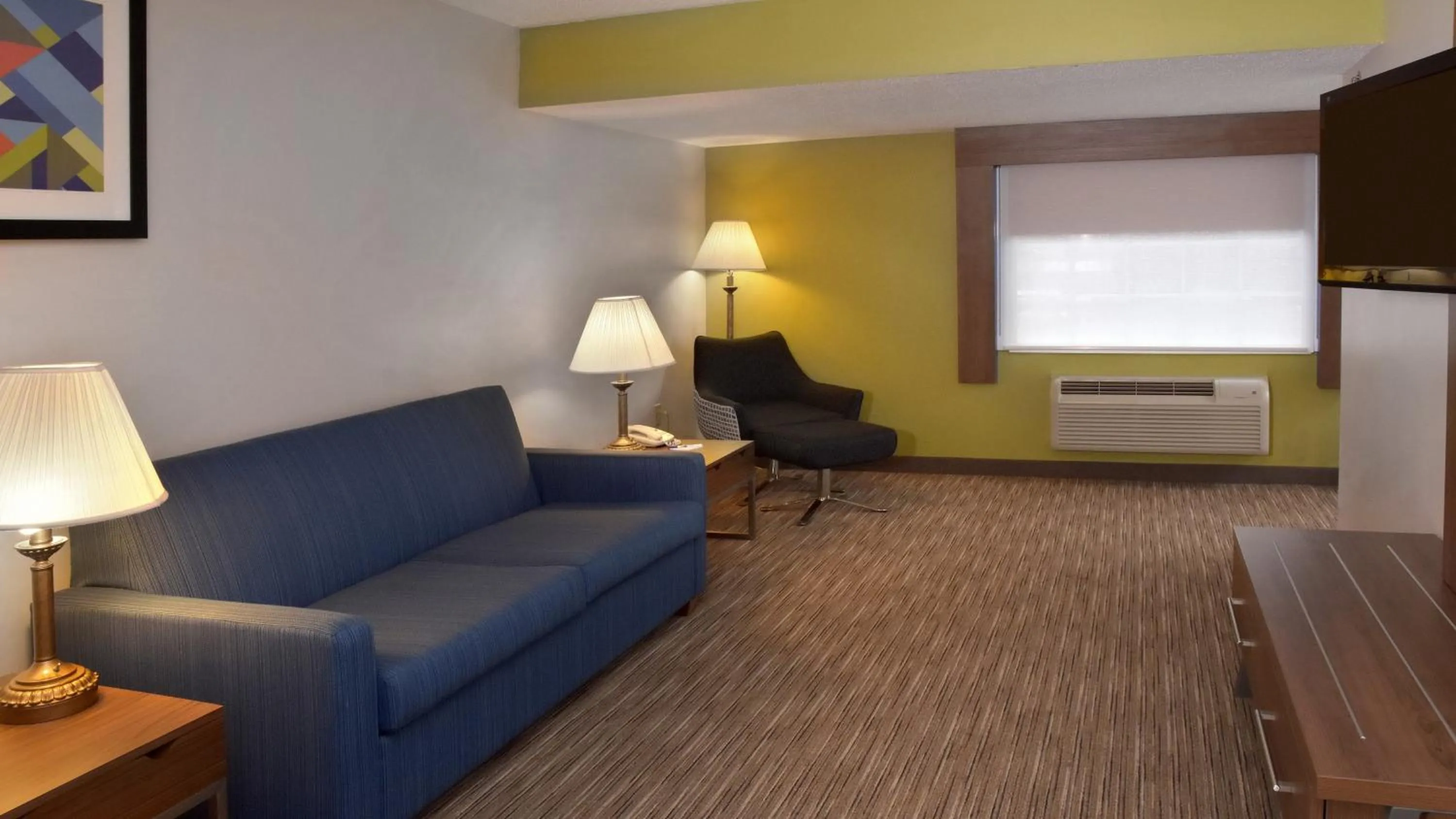 Bedroom in Holiday Inn Express Mount Pleasant- Scottdale by IHG