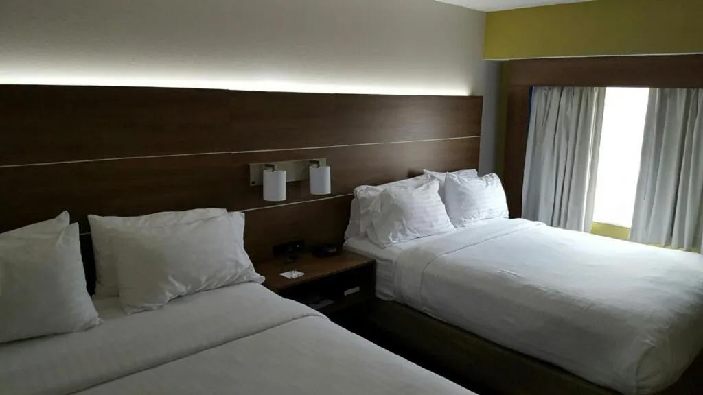 Bedroom, Bed in Holiday Inn Express Mount Pleasant- Scottdale by IHG