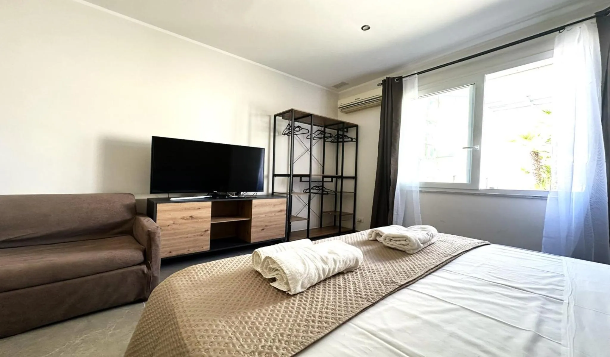 Bedroom, Bed in CH Exclusive Apartments