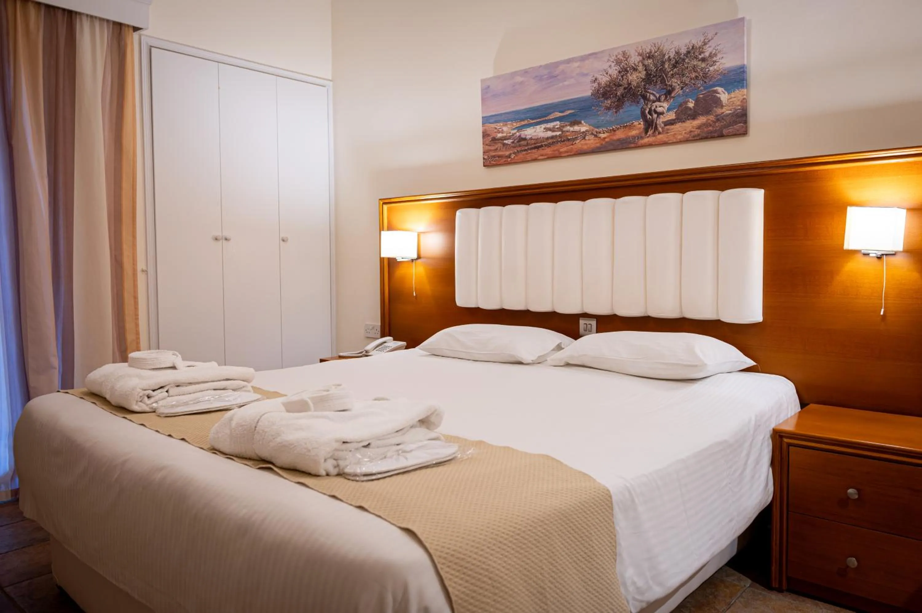 Bed in Kefalos Beach Tourist Village