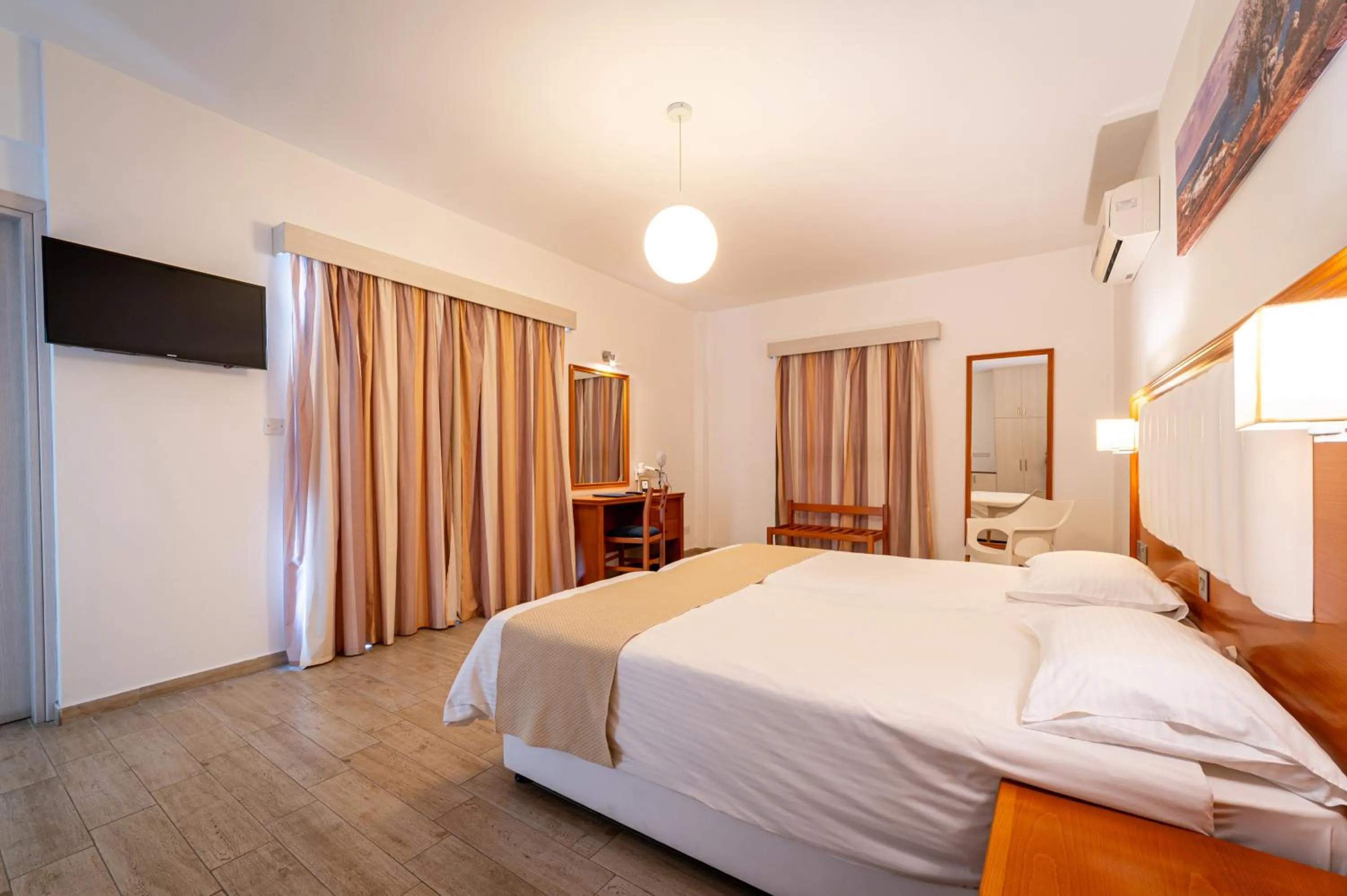 Bed in Kefalos Beach Tourist Village