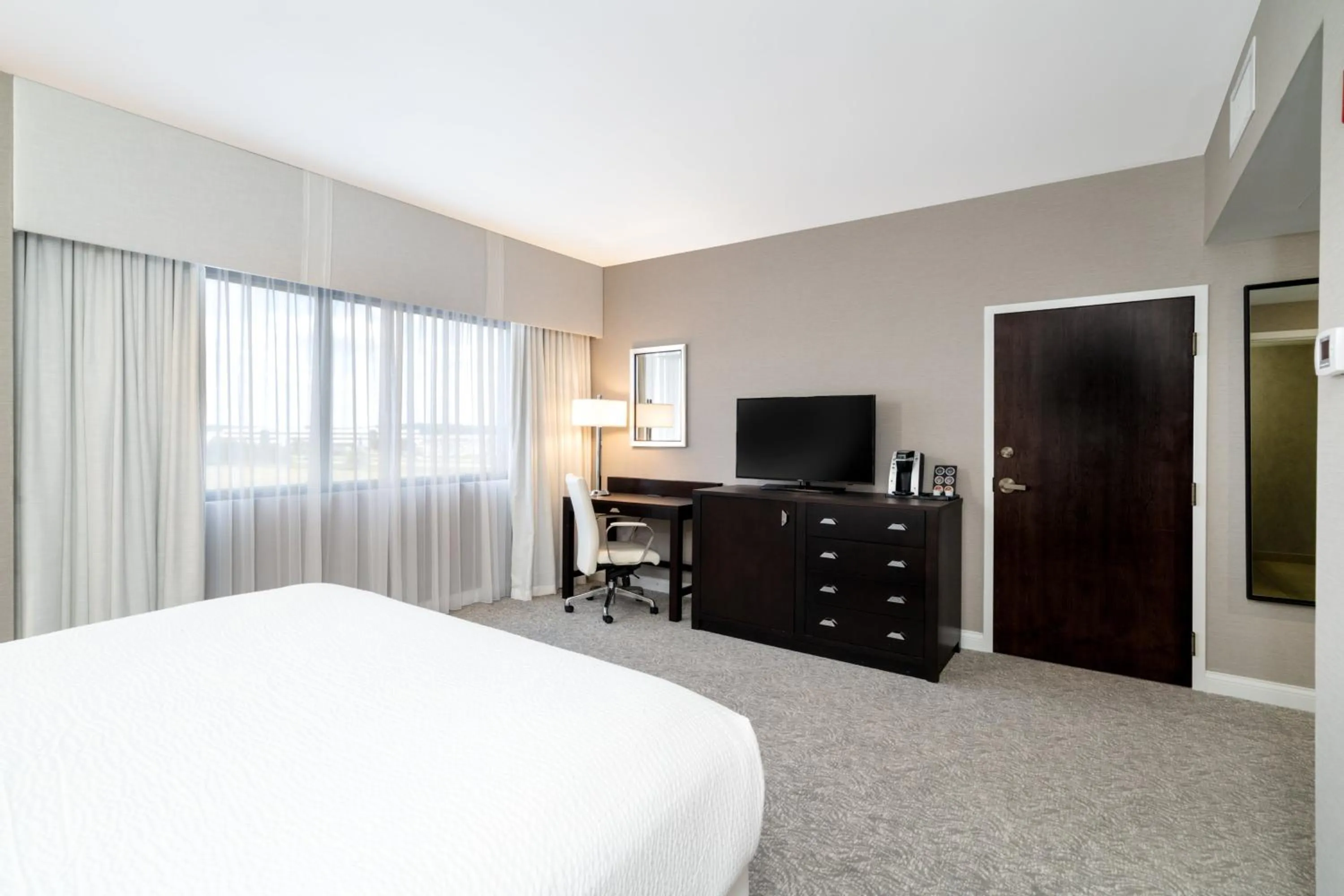 Photo of the whole room, Bed in Holiday Inn Wilmington by IHG