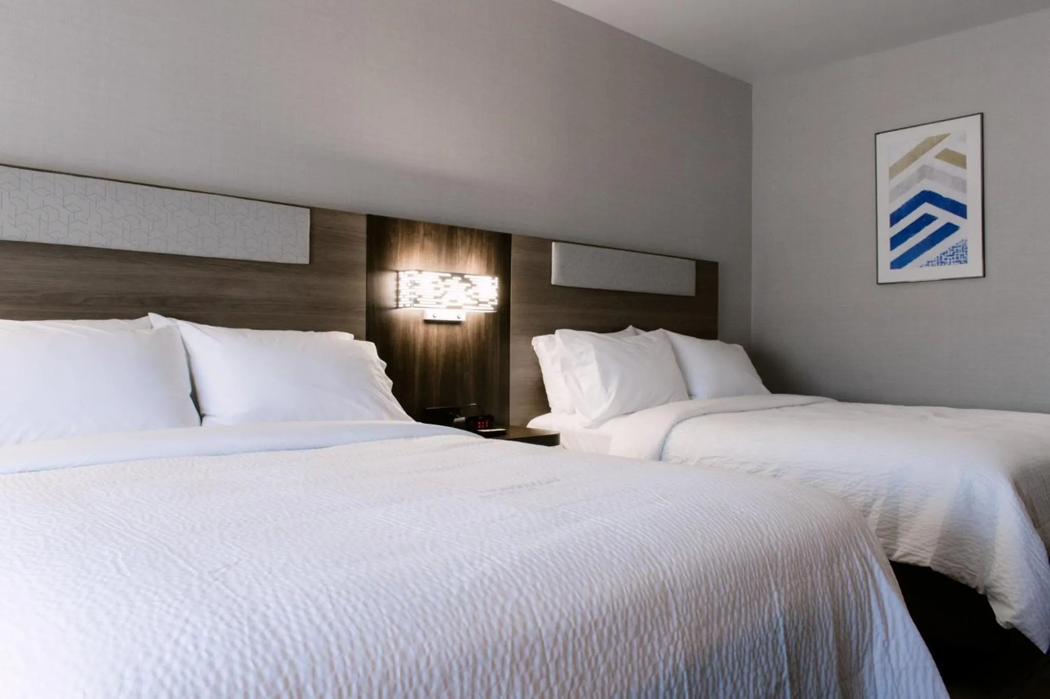 Photo of the whole room, Bed in Holiday Inn Express Glen Rose by IHG