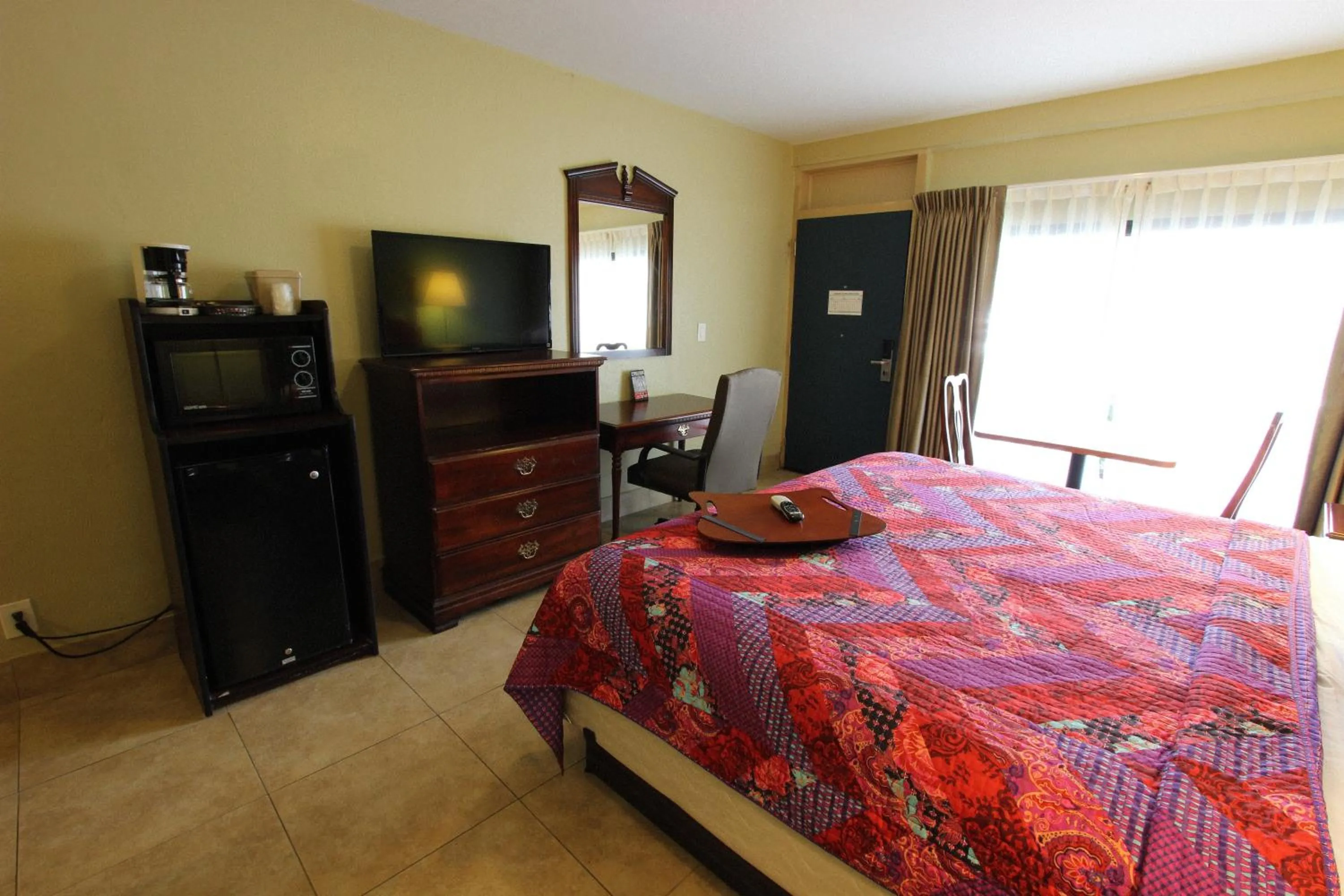 Bedroom, Bed in Oceans Beach Resort & Suites